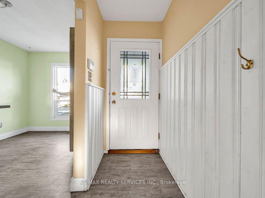 Photo 4 of 41 Simmons Boulevard, Brampton, Madoc — HOMEH