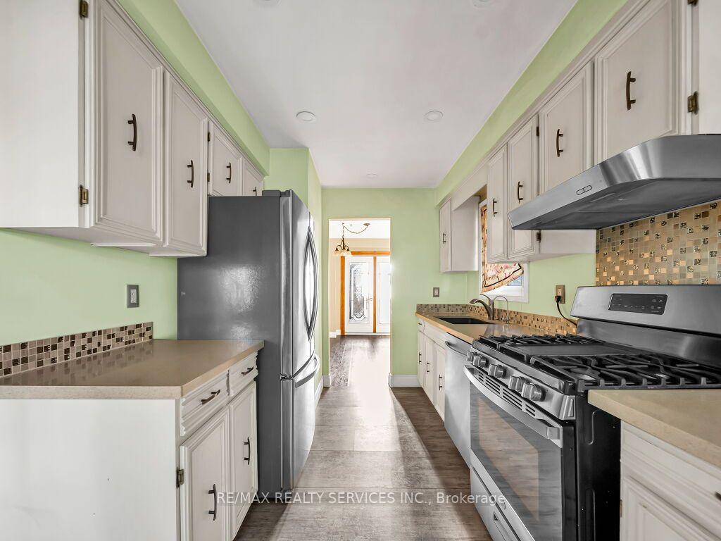 Photo 7 of 41 Simmons Boulevard, Brampton, Madoc — HOMEH