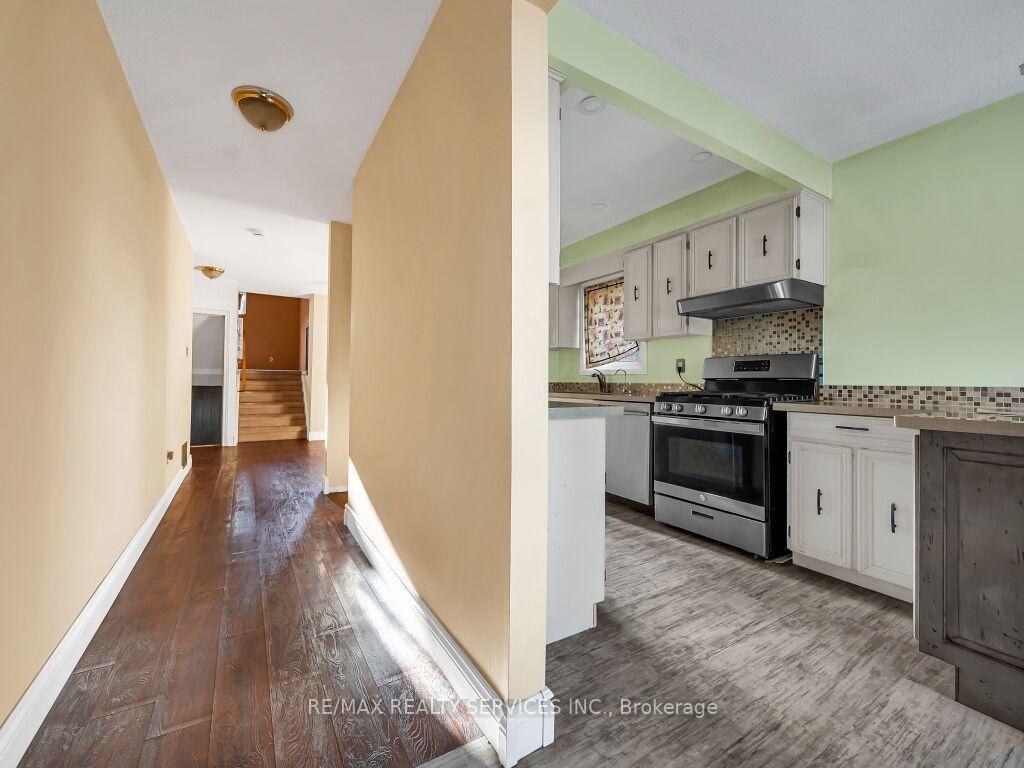 Photo 8 of 41 Simmons Boulevard, Brampton, Madoc — HOMEH
