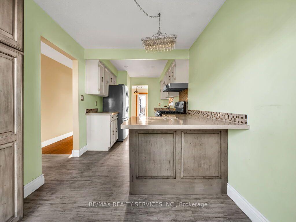 Photo 11 of 41 Simmons Boulevard, Brampton, Madoc — HOMEH