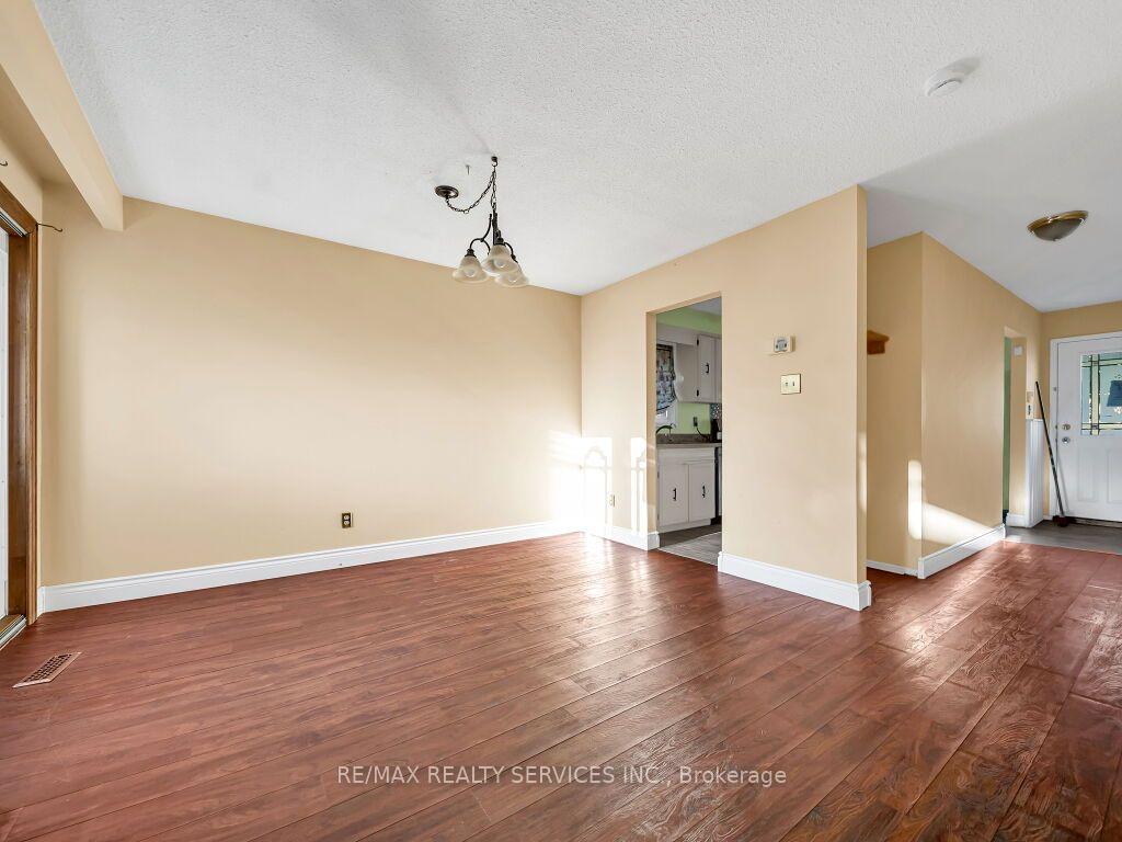 Photo 15 of 41 Simmons Boulevard, Brampton, Madoc — HOMEH