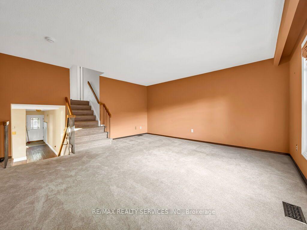 Photo 18 of 41 Simmons Boulevard, Brampton, Madoc — HOMEH
