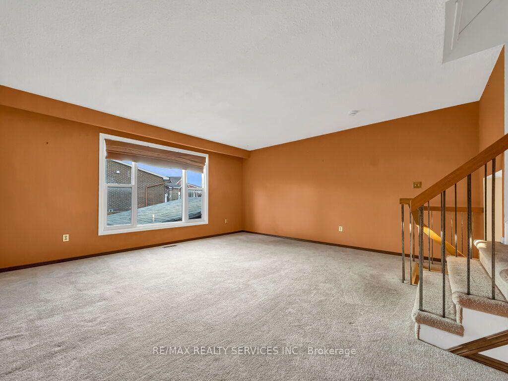 Photo 20 of 41 Simmons Boulevard, Brampton, Madoc — HOMEH