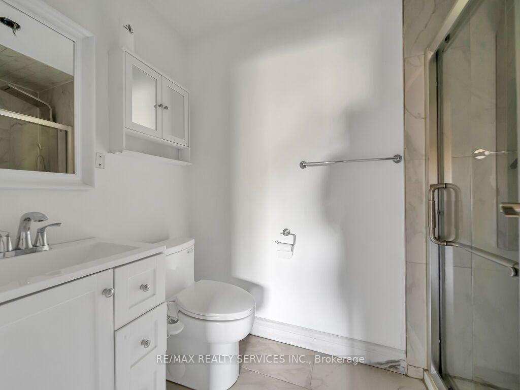 Photo 24 of 41 Simmons Boulevard, Brampton, Madoc — HOMEH