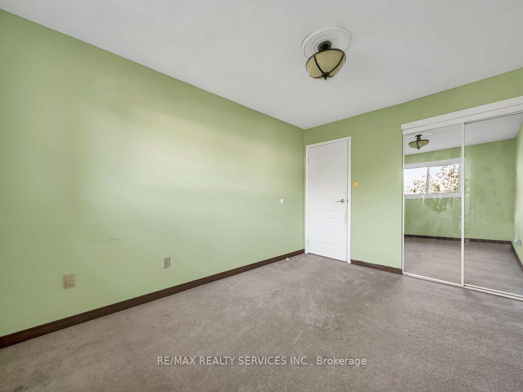 Photo 26 of 41 Simmons Boulevard, Brampton, Madoc — HOMEH