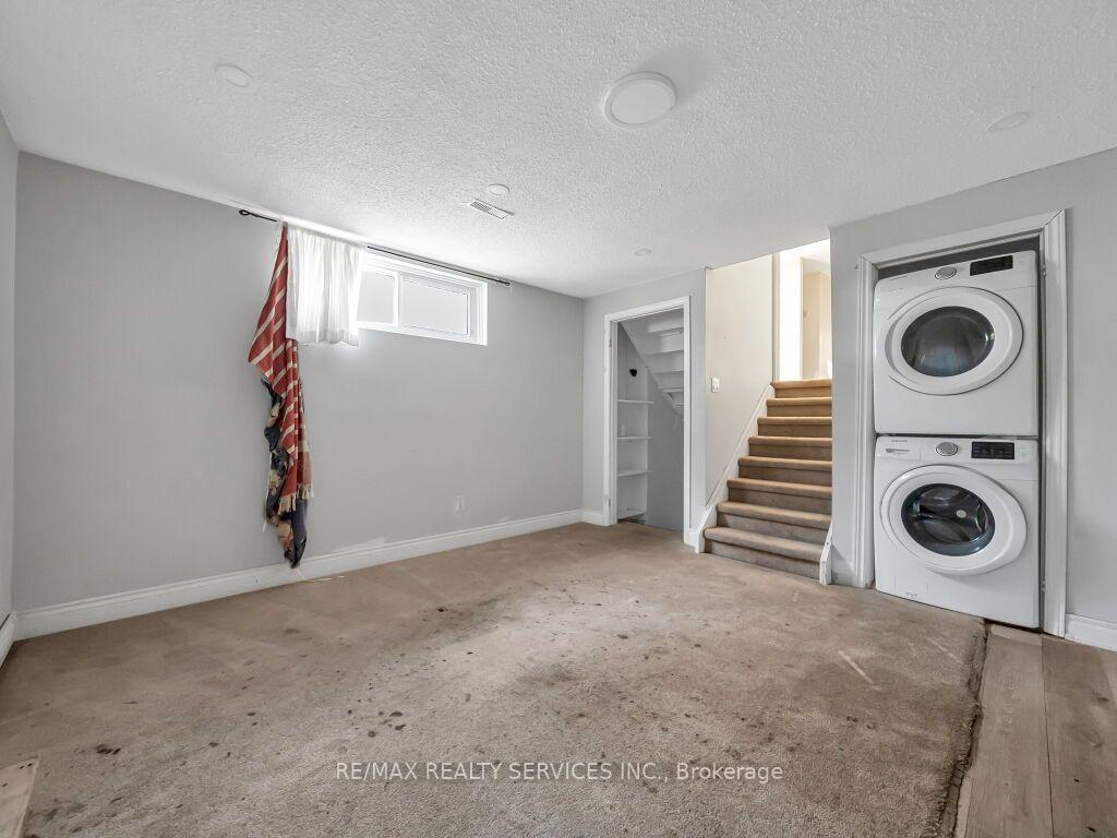 Photo 35 of 41 Simmons Boulevard, Brampton, Madoc — HOMEH