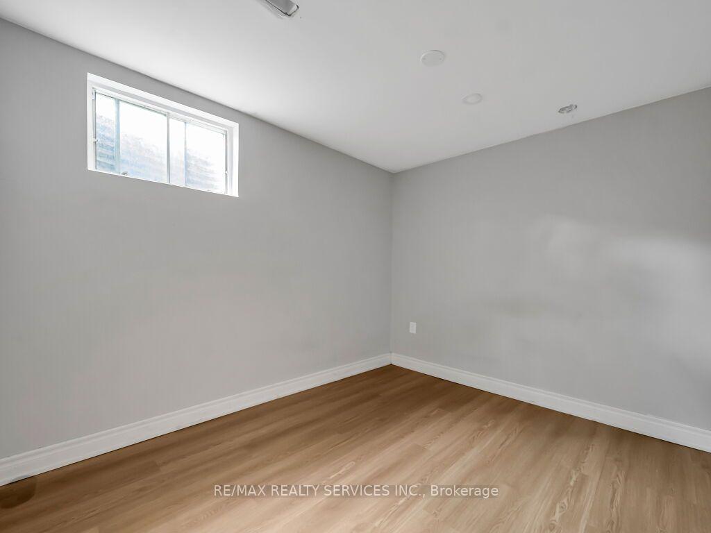 Photo 39 of 41 Simmons Boulevard, Brampton, Madoc — HOMEH