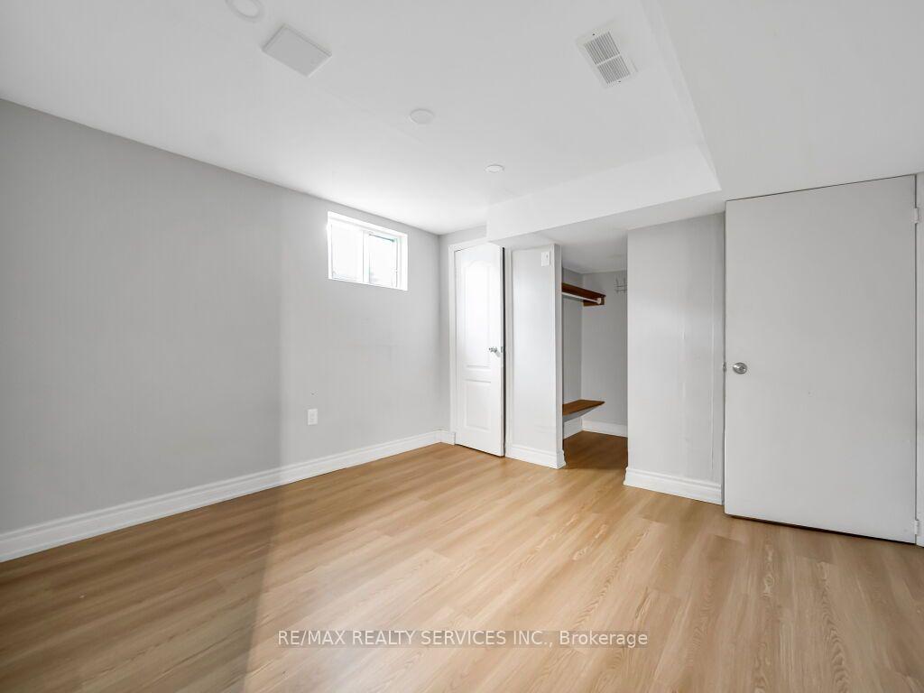 Photo 40 of 41 Simmons Boulevard, Brampton, Madoc — HOMEH