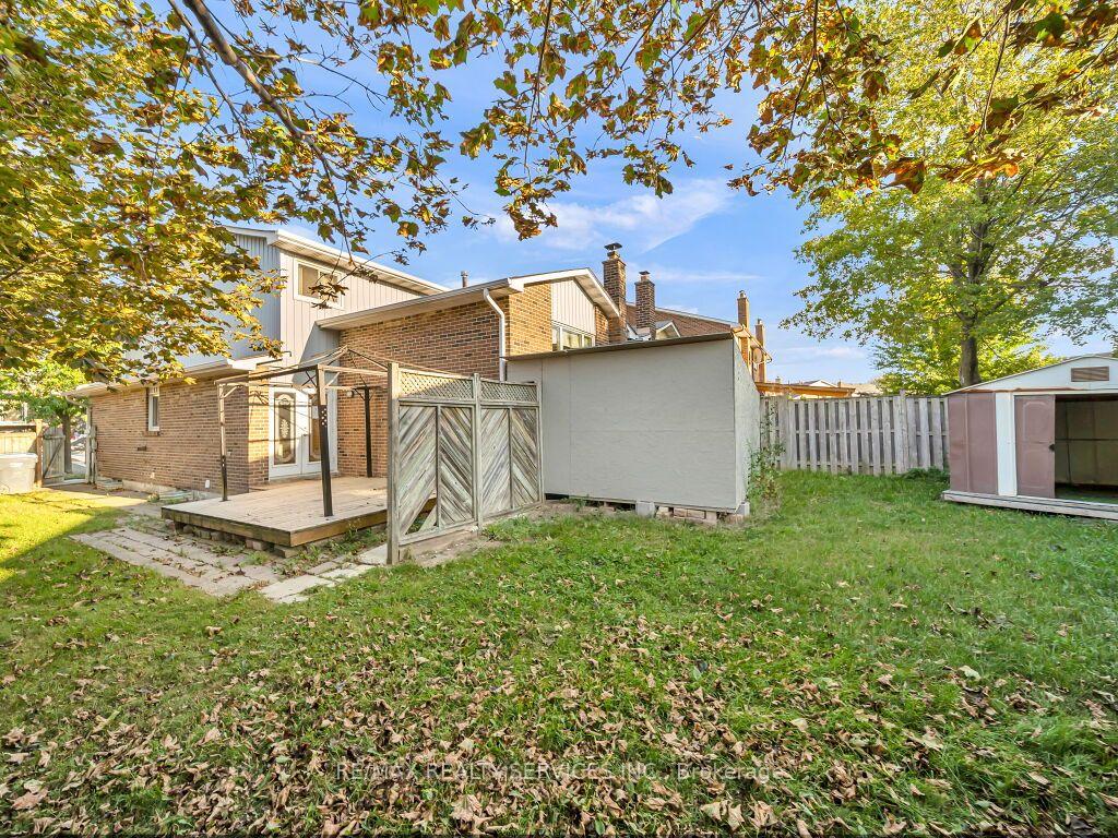 Photo 46 of 41 Simmons Boulevard, Brampton, Madoc — HOMEH