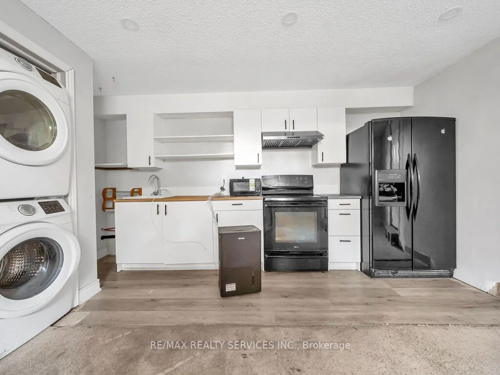 Photo 36 of 41 Simmons Boulevard, Brampton, Madoc — HOMEH