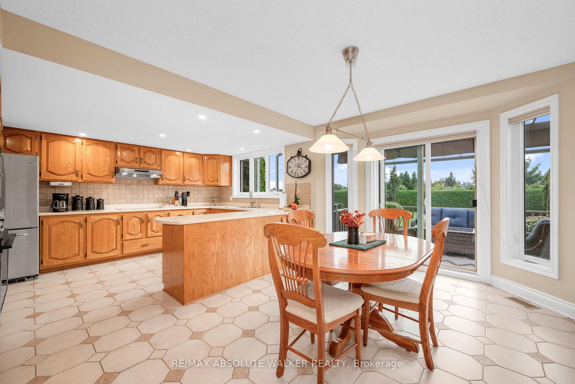 Photo 15 of 7040 Shadow Ridge Drive, Ottawa, Greely — HOMEH