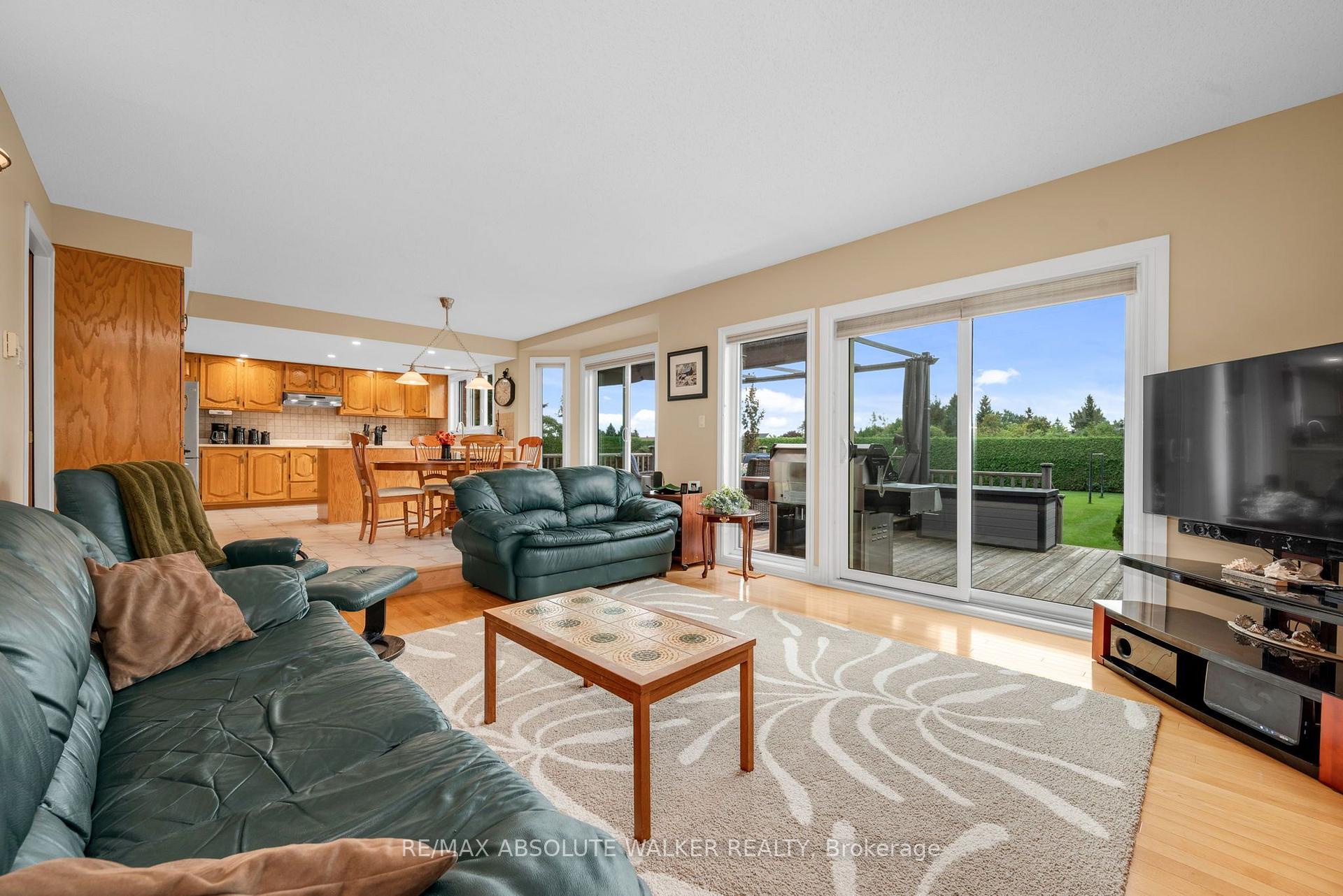 Photo 17 of 7040 Shadow Ridge Drive, Ottawa, Greely — HOMEH