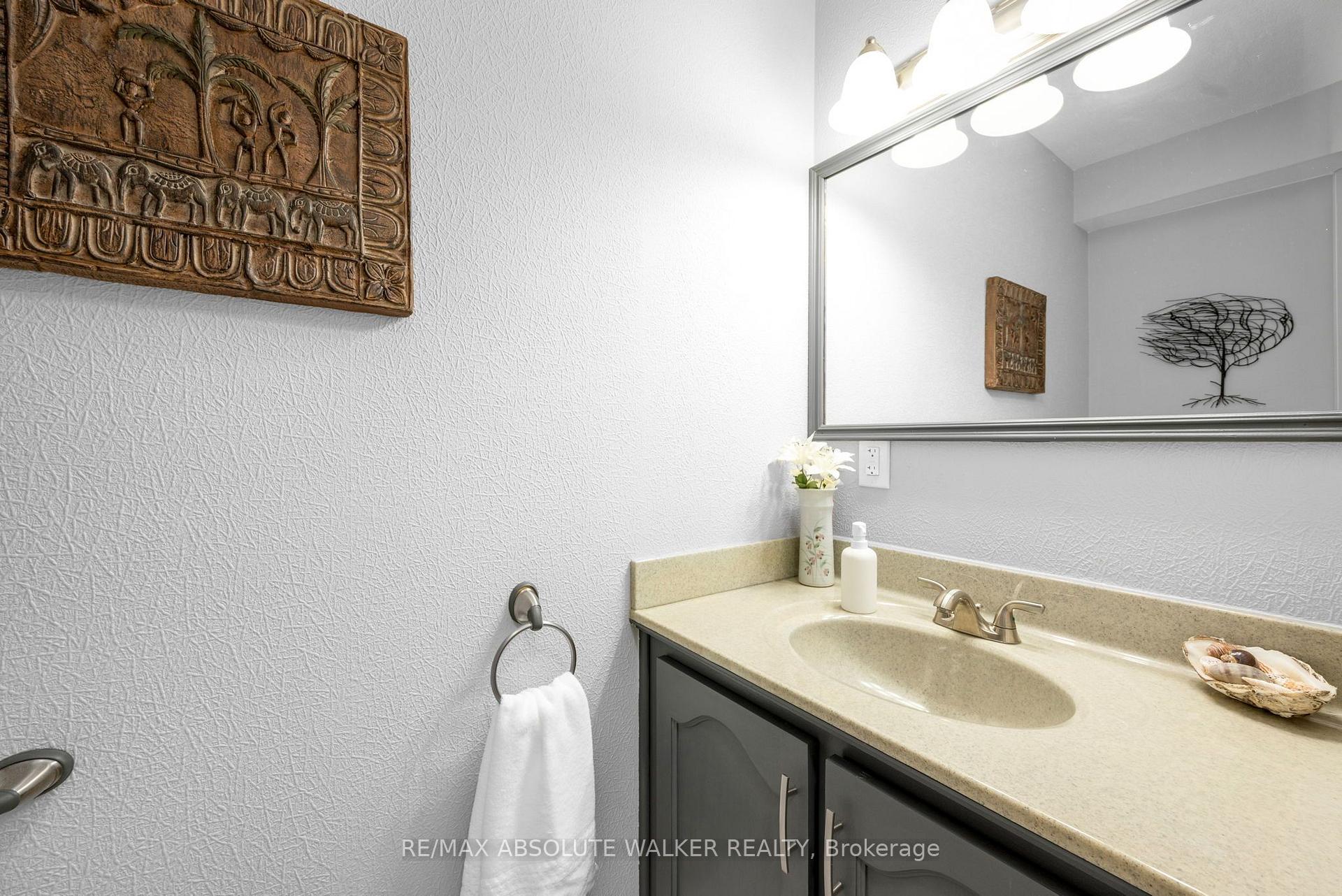 Photo 18 of 7040 Shadow Ridge Drive, Ottawa, Greely — HOMEH