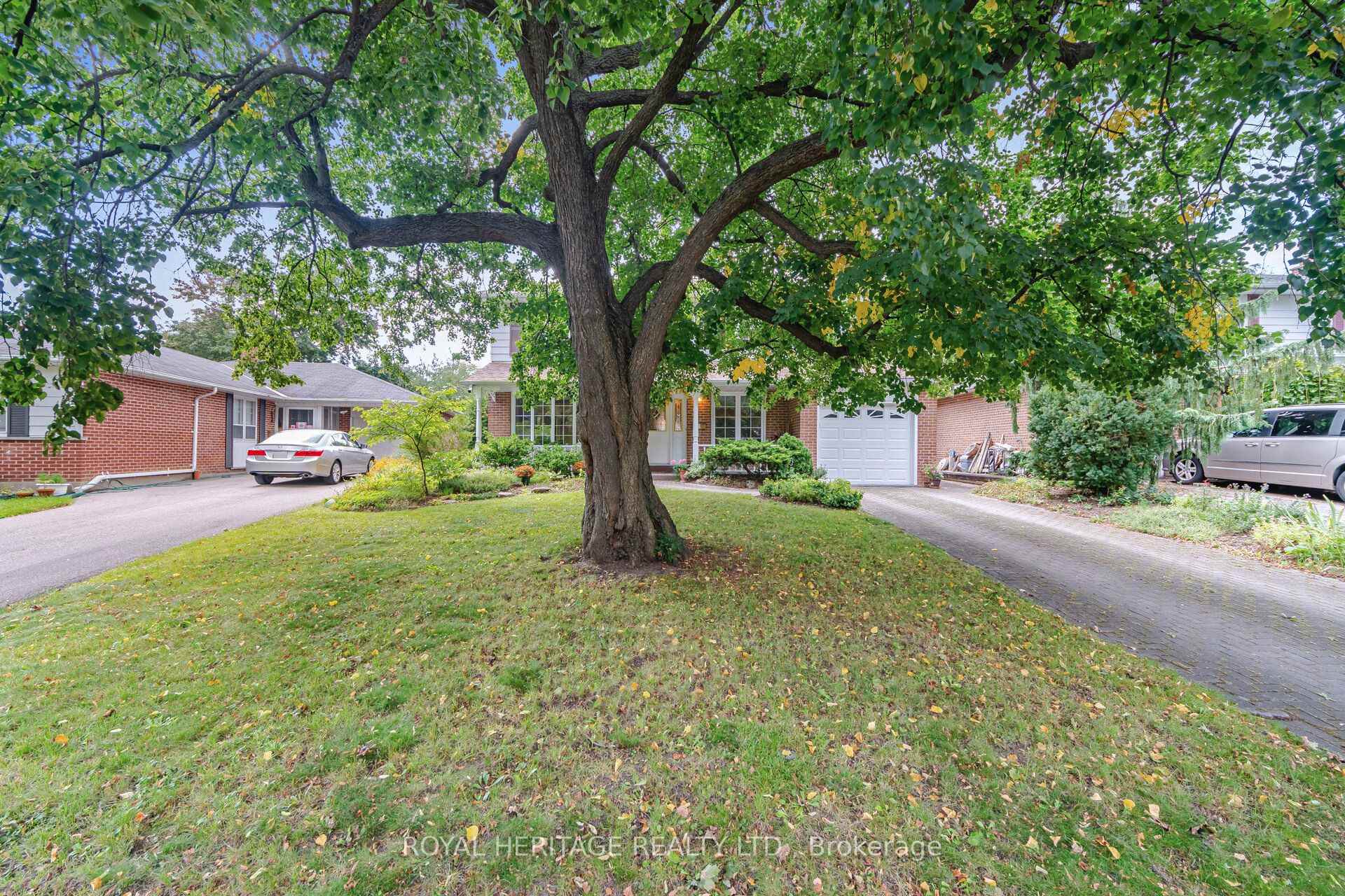 Photo 3 of 81 Tidefall Drive, Scarborough, L'Amoreaux — HOMEH