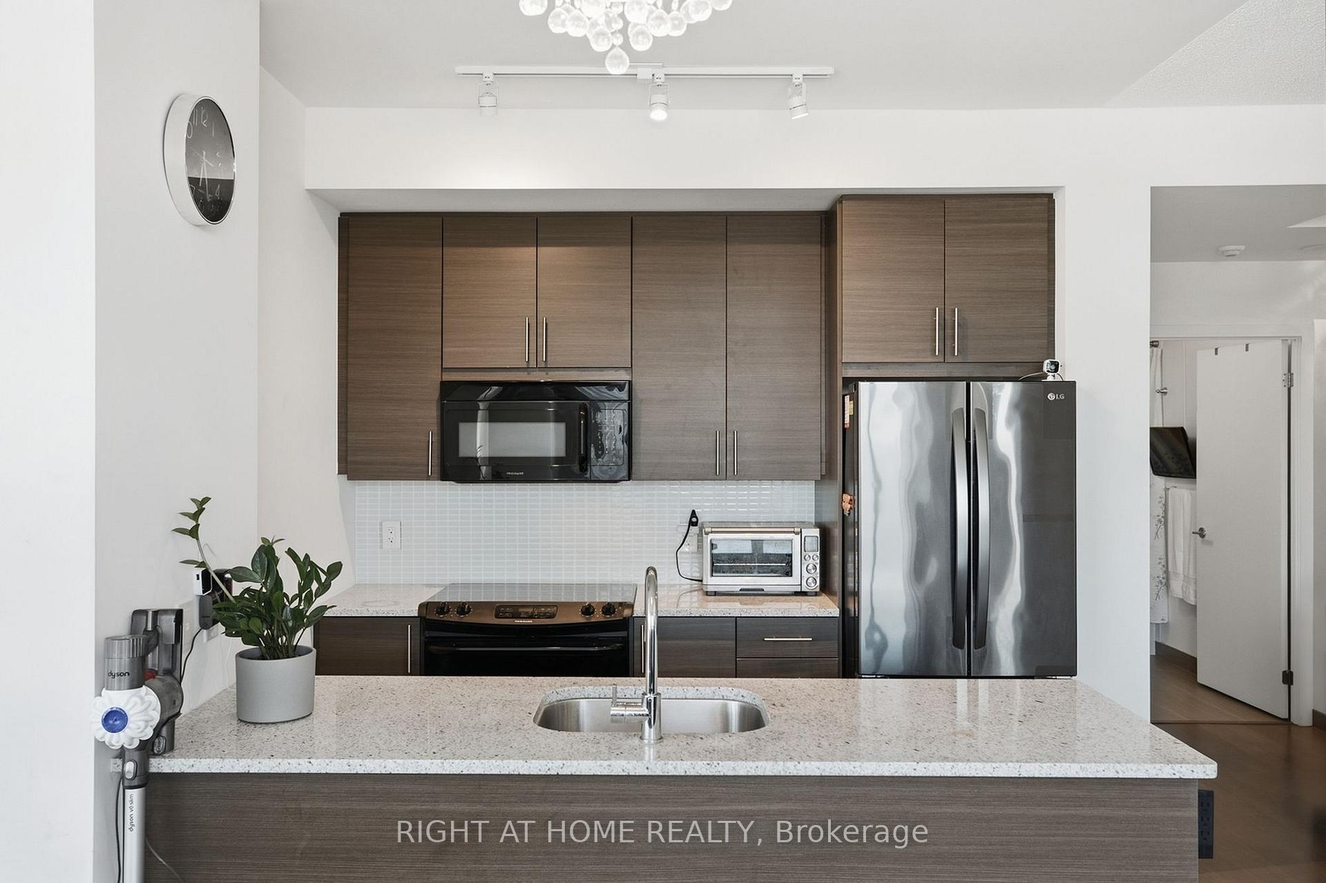 Photo 6 of Unit 1012, 70 Forest Manor Road, North York, Henry Farm — HOMEH
