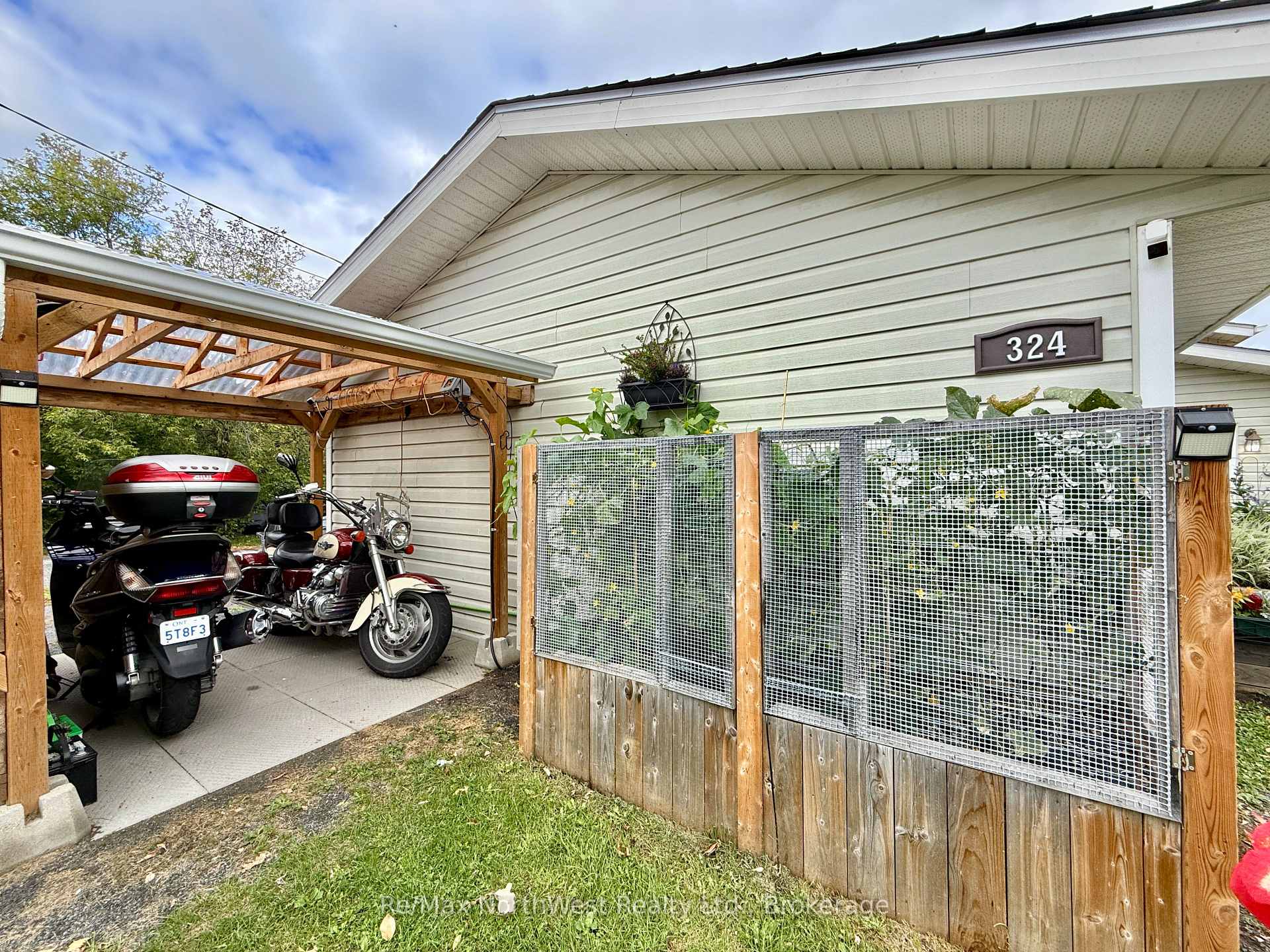 Photo 2 of 324 Beatty Street, Kenora, Keewatin — HOMEH