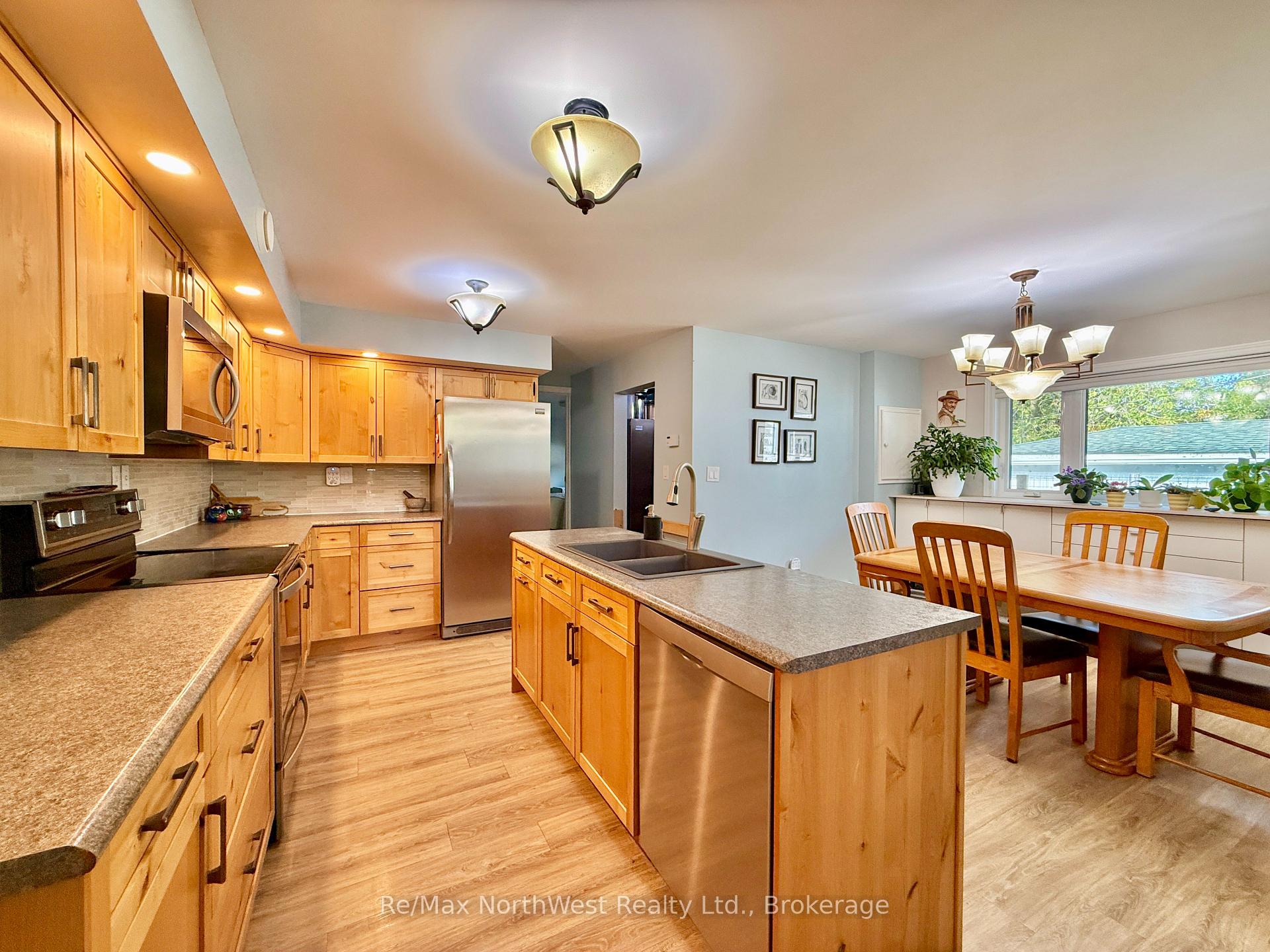 Photo 13 of 324 Beatty Street, Kenora, Keewatin — HOMEH
