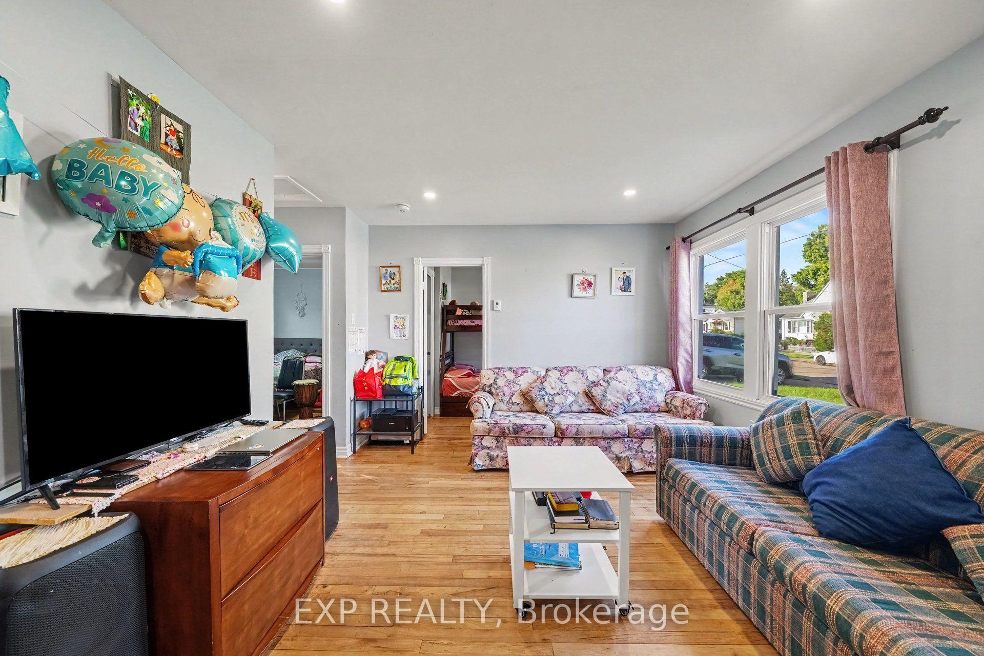 Photo 9 of 46 Wilson Street E, Perth, Perth — HOMEH