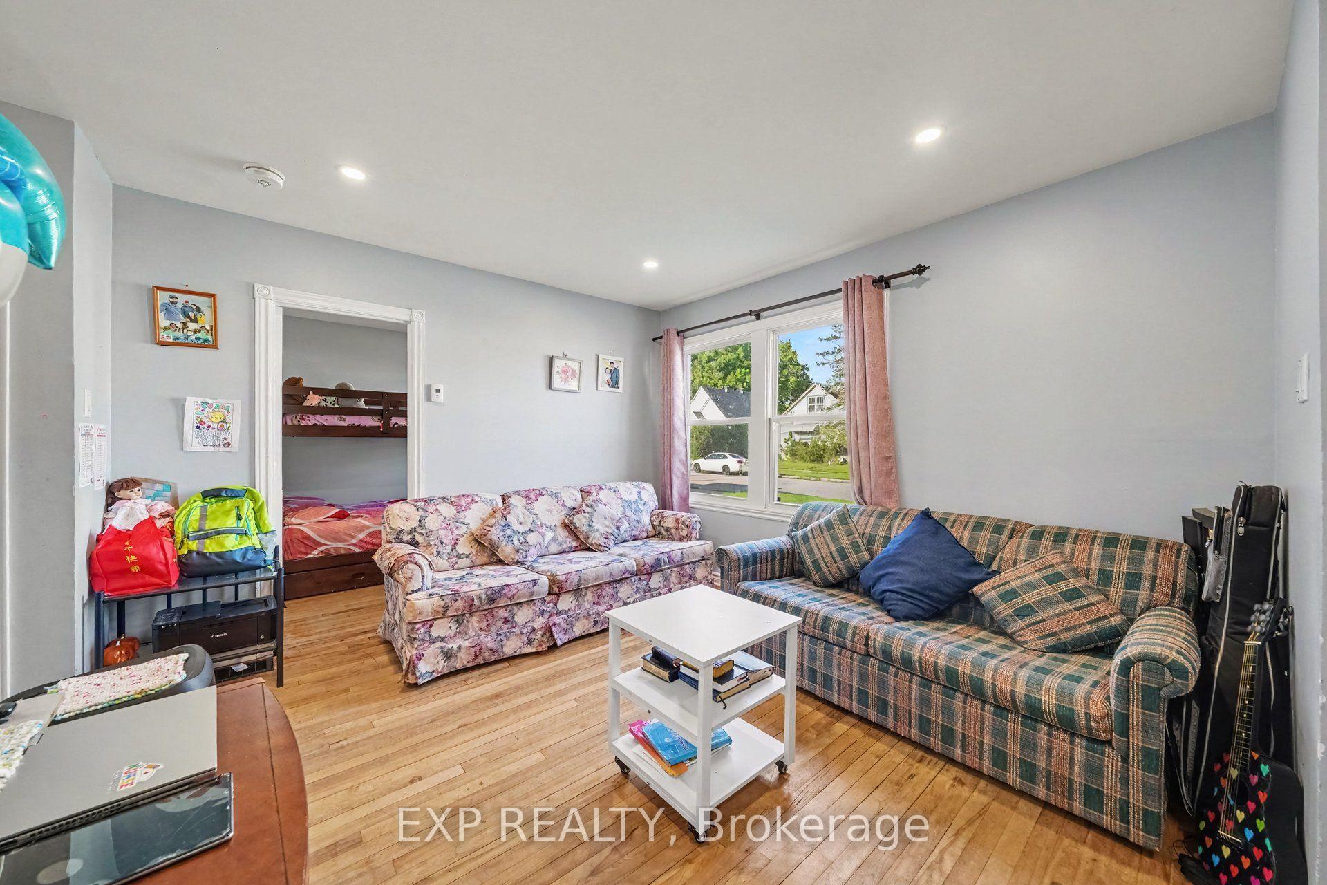 Photo 11 of 46 Wilson Street E, Perth, Perth — HOMEH