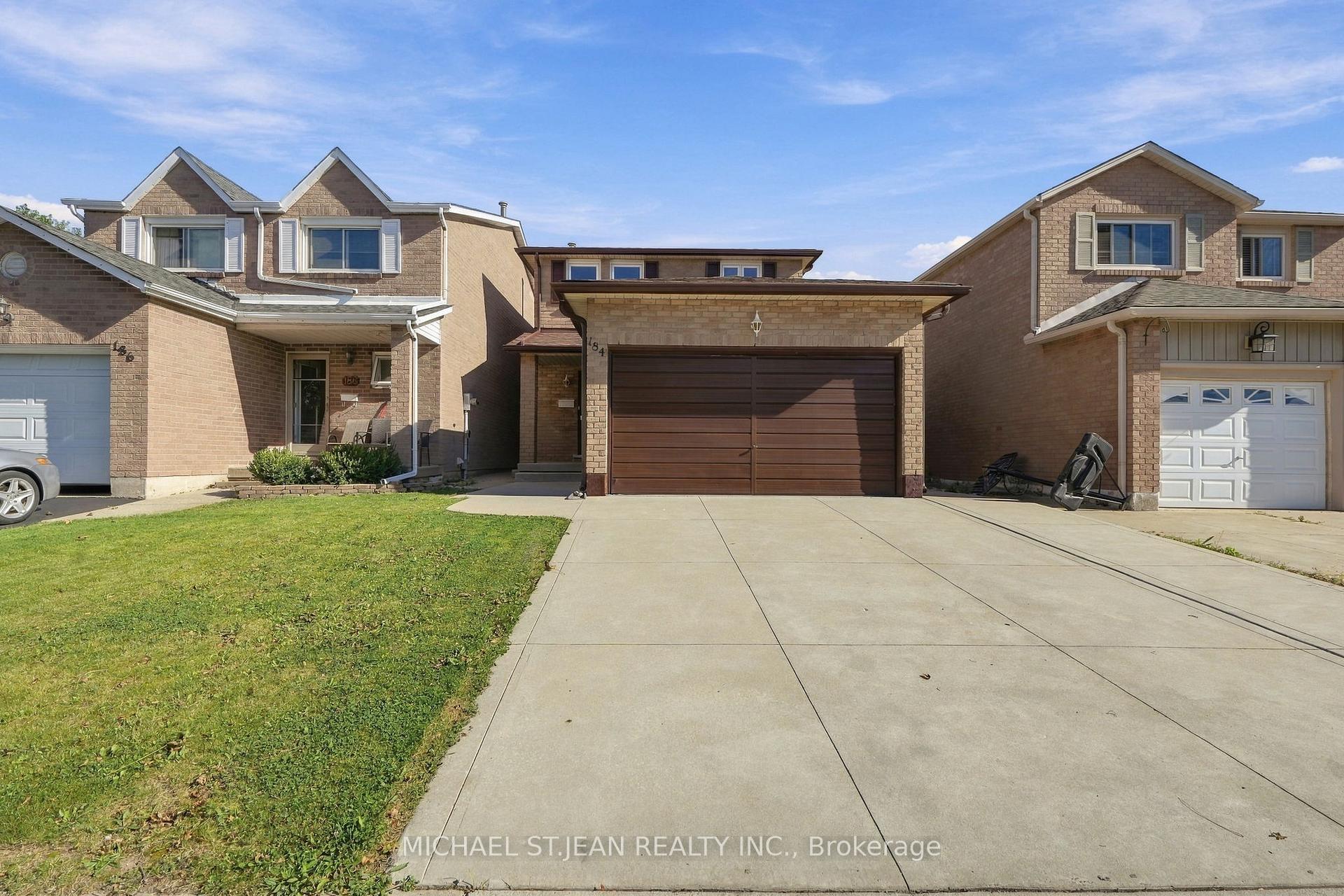 Photo 3 of 184 Macintosh Drive, Hamilton, Stoney Creek — HOMEH