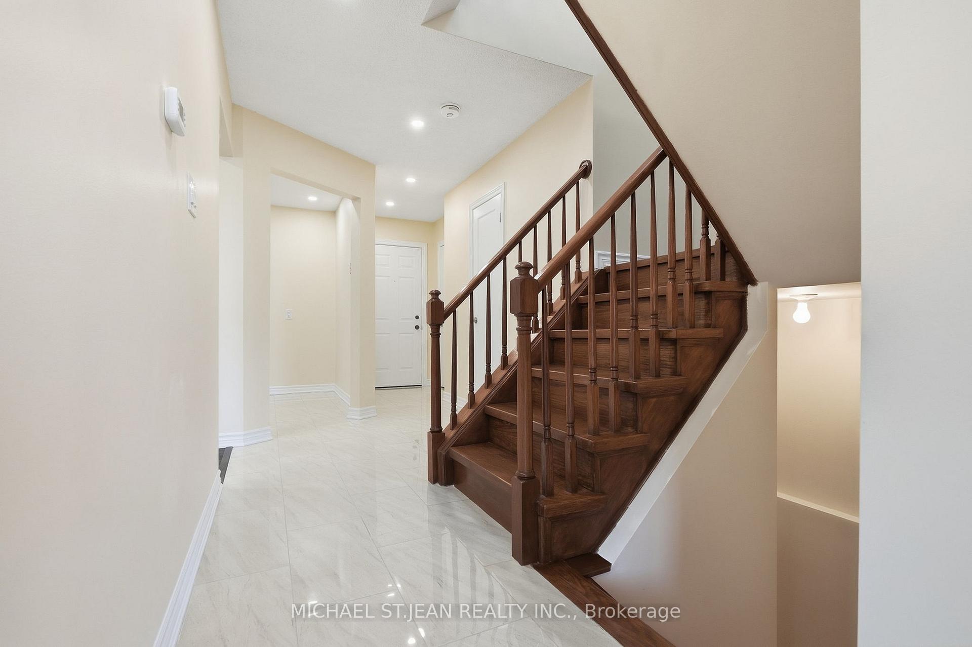 Photo 7 of 184 Macintosh Drive, Hamilton, Stoney Creek — HOMEH