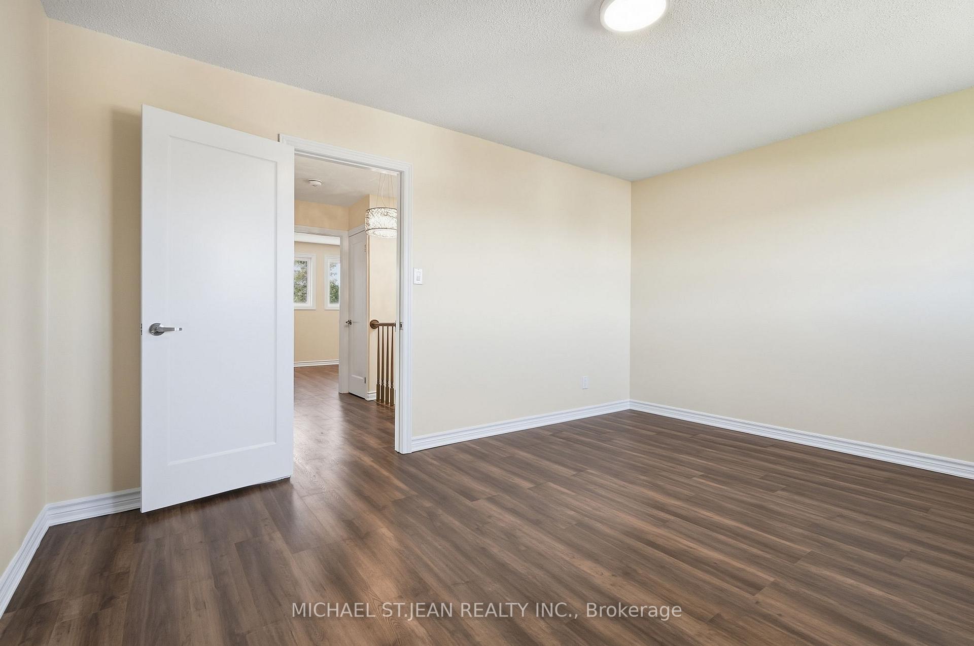 Photo 21 of 184 Macintosh Drive, Hamilton, Stoney Creek — HOMEH