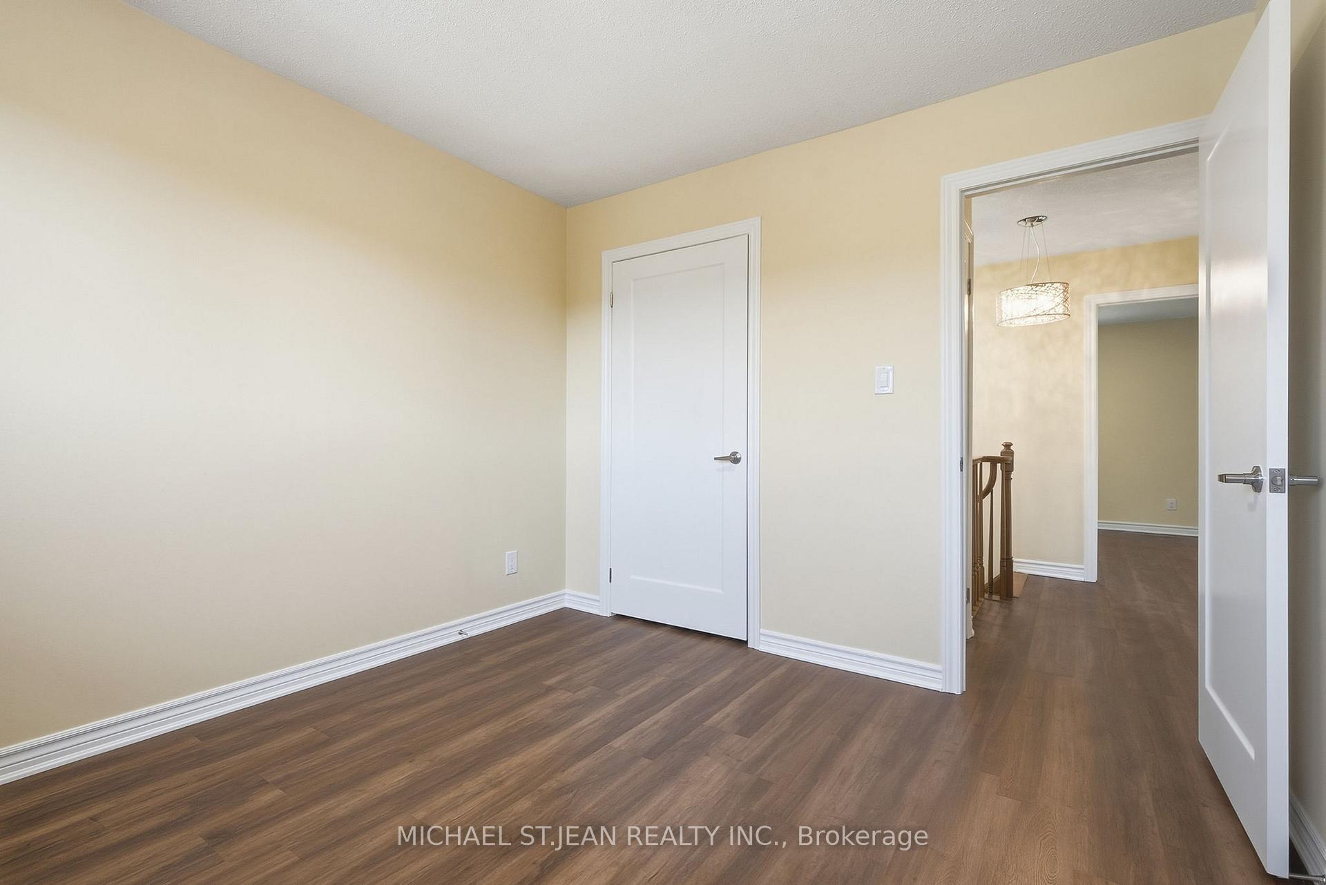 Photo 26 of 184 Macintosh Drive, Hamilton, Stoney Creek — HOMEH