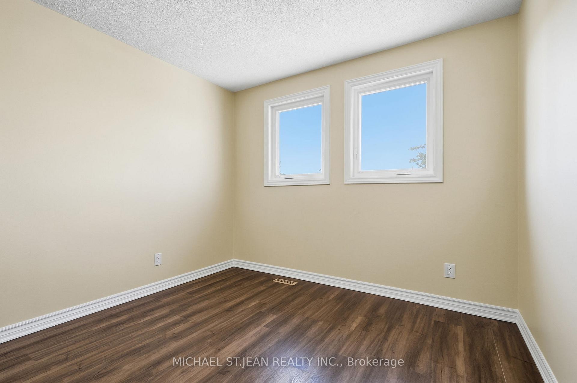 Photo 28 of 184 Macintosh Drive, Hamilton, Stoney Creek — HOMEH