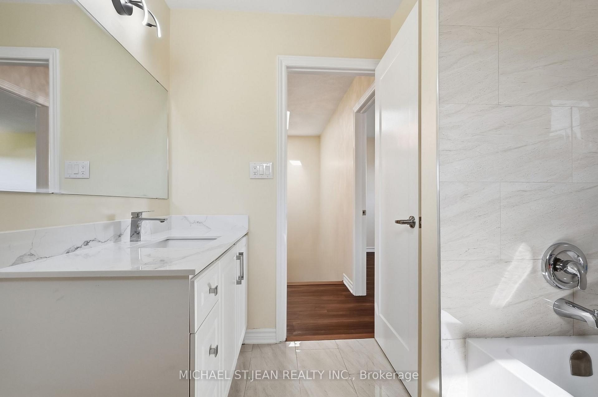 Photo 35 of 184 Macintosh Drive, Hamilton, Stoney Creek — HOMEH