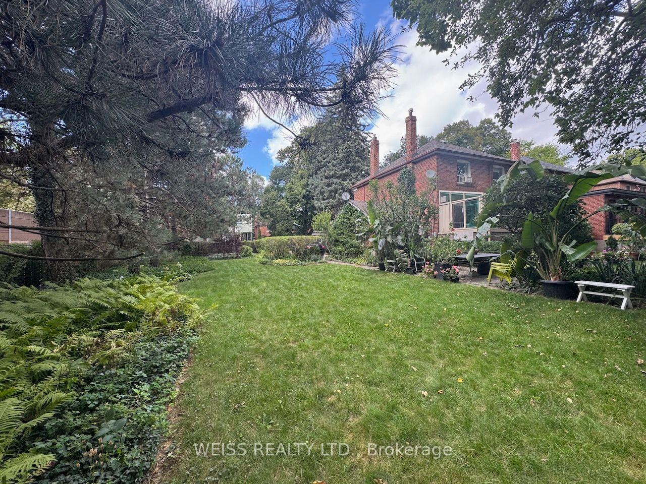 Photo 2 of 31 Aldburn Road, Toronto, Forest Hill North — HOMEH