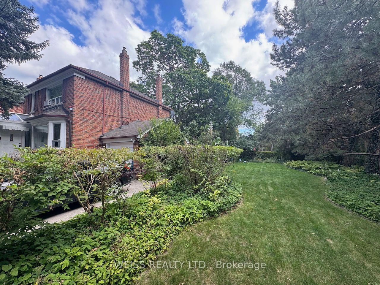 Photo 4 of 31 Aldburn Road, Toronto, Forest Hill North — HOMEH
