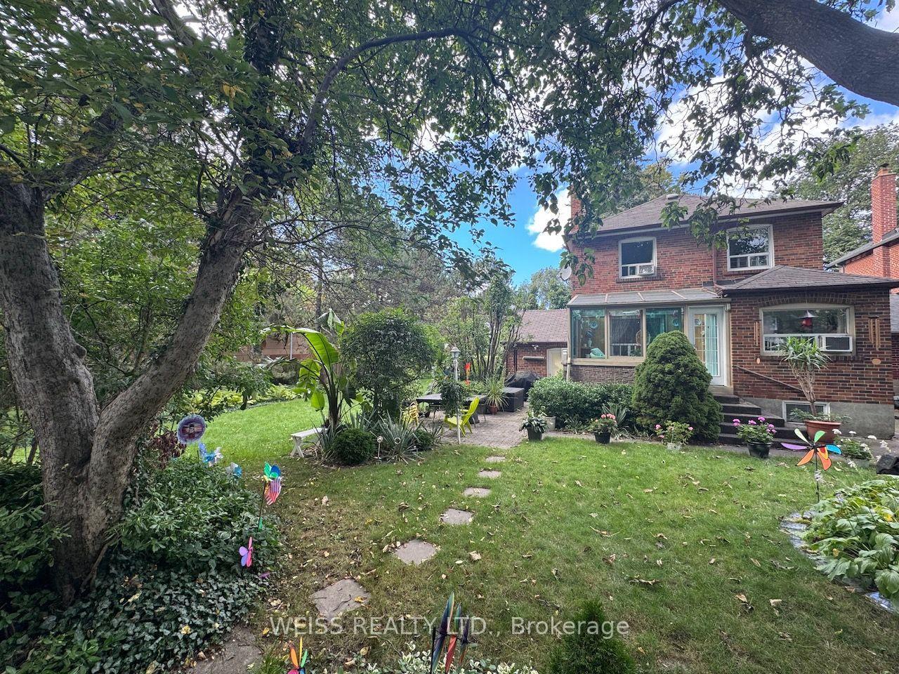 Photo 6 of 31 Aldburn Road, Toronto, Forest Hill North — HOMEH