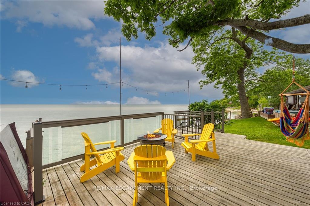 Photo of 2090 Lakeshore Road