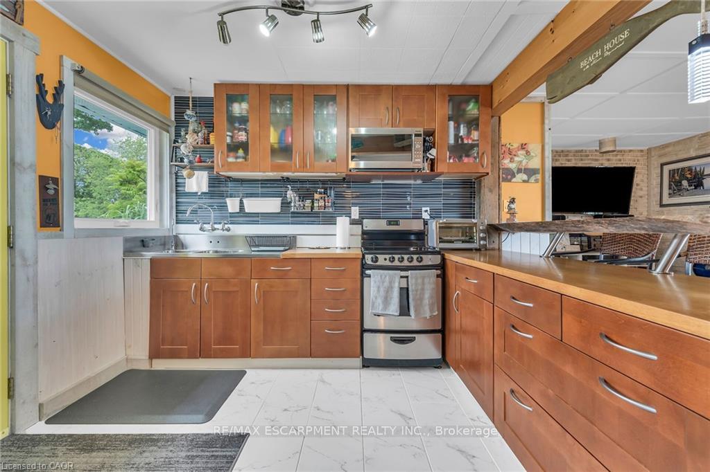 Photo 24 of 2090 Lakeshore Road, Haldimand — HOMEH
