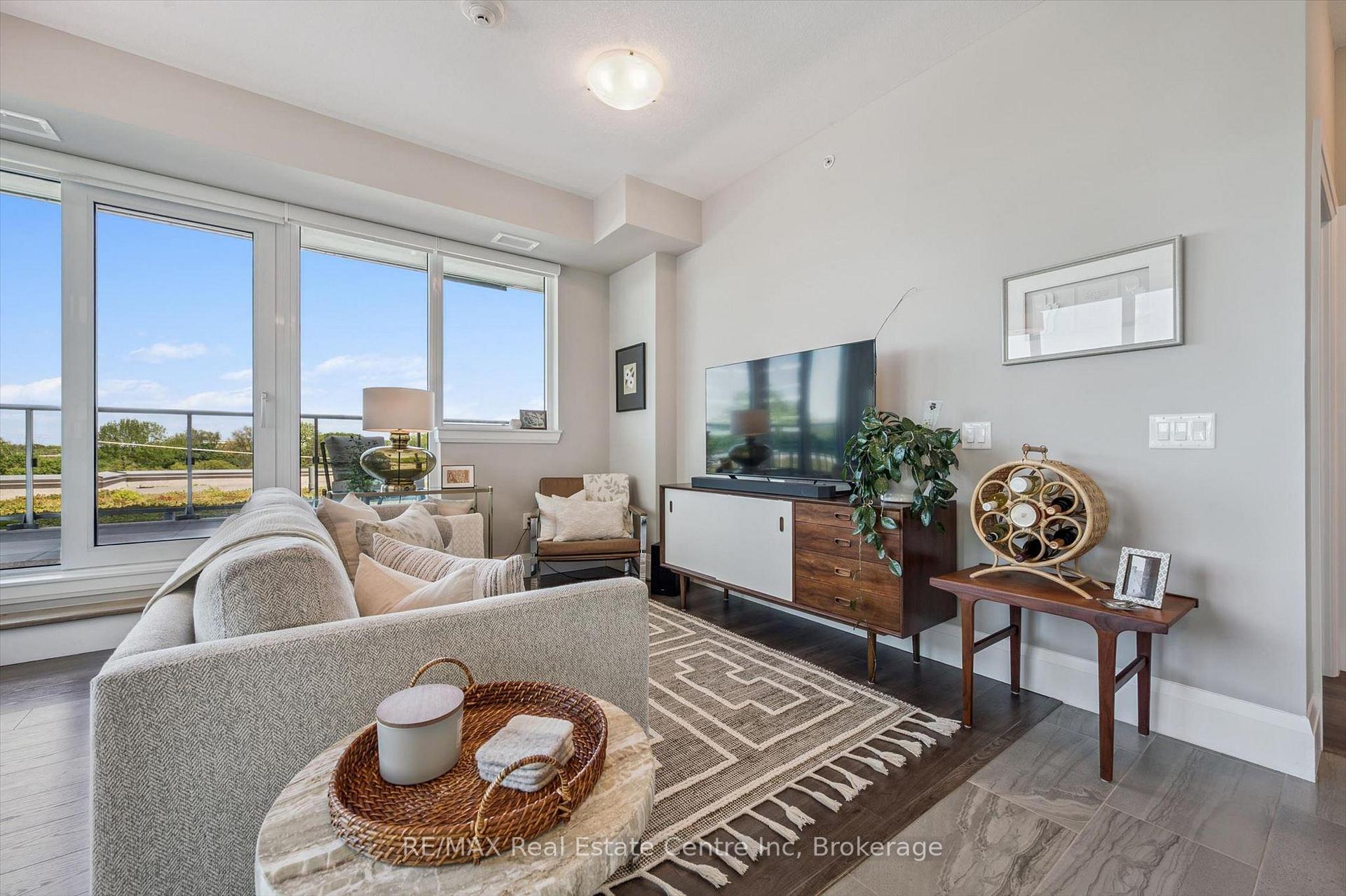 Photo 9 of Unit 402, 73 Arthur Street S, Guelph, Downtown — HOMEH