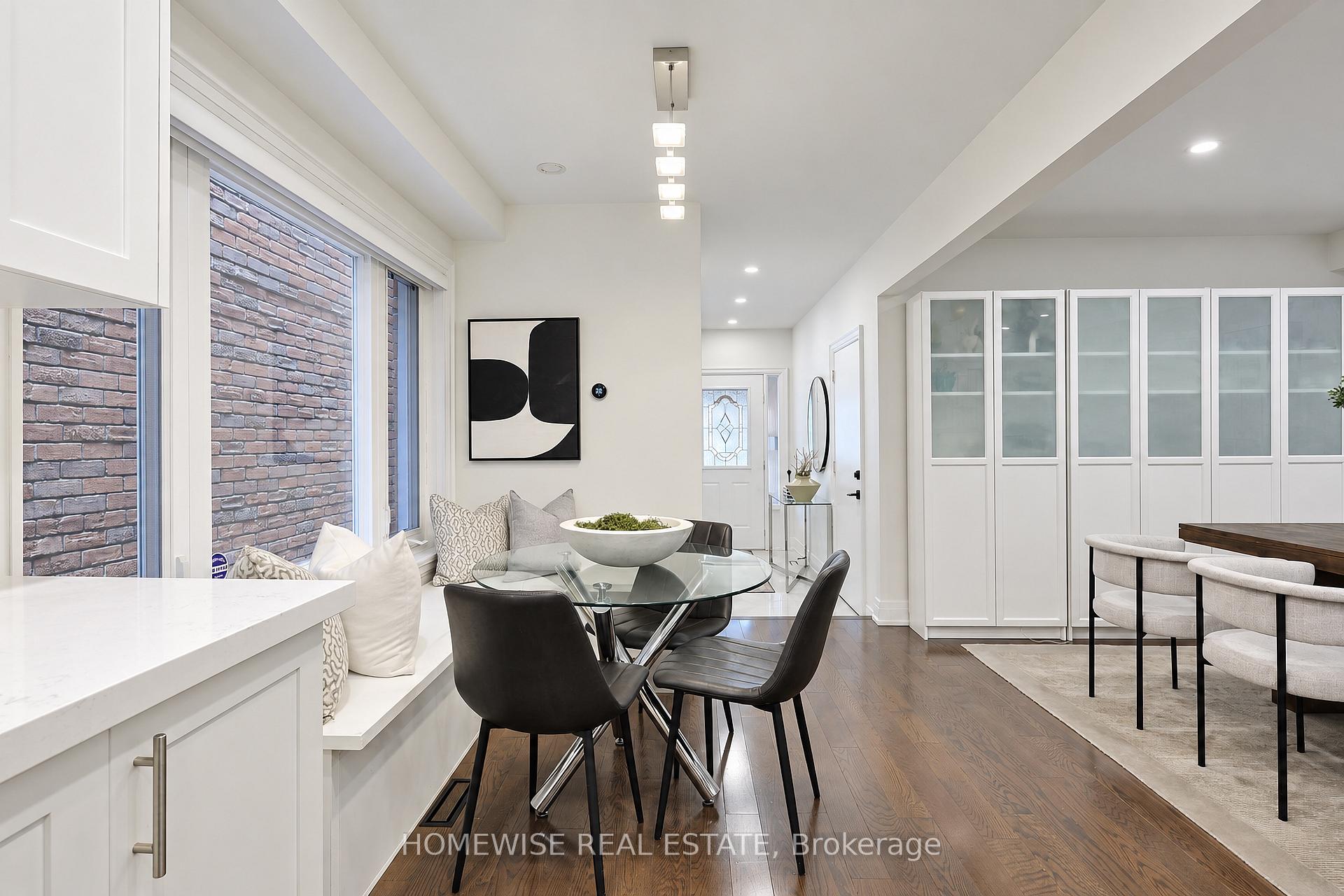 Photo 4 of 120 Mcmorran Crescent, Vaughan, Brownridge — HOMEH