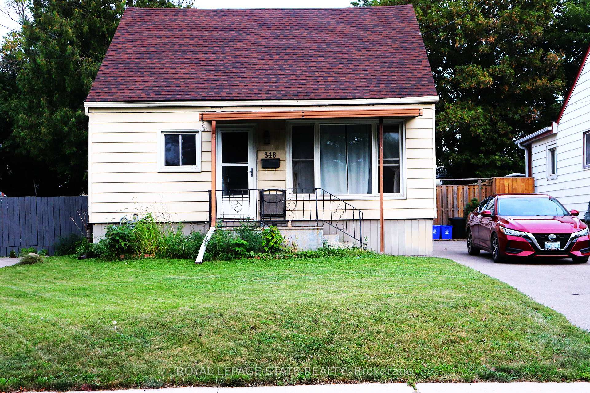 Photo of 348 Weir Street N