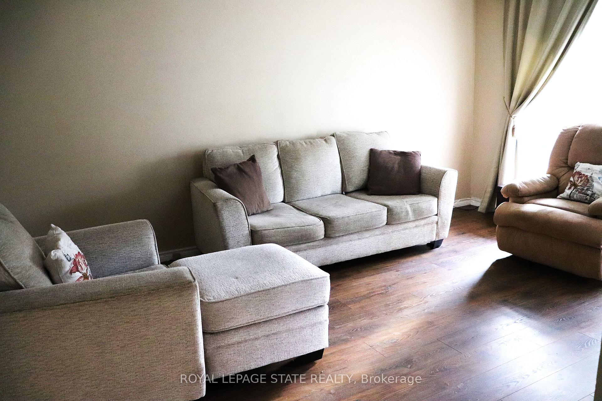 Photo 8 of 348 Weir Street N, Hamilton, Homeside — HOMEH