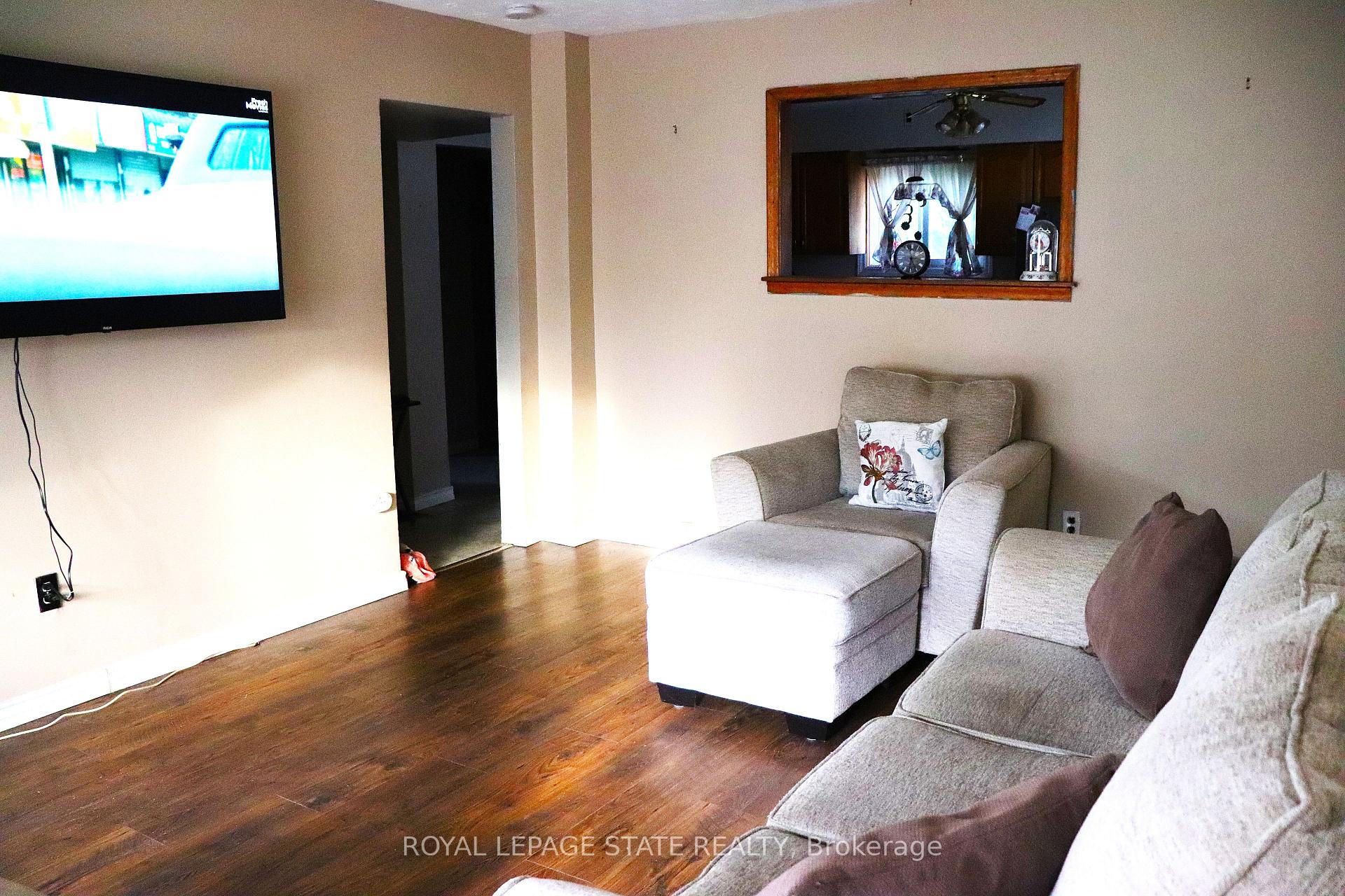 Photo 9 of 348 Weir Street N, Hamilton, Homeside — HOMEH