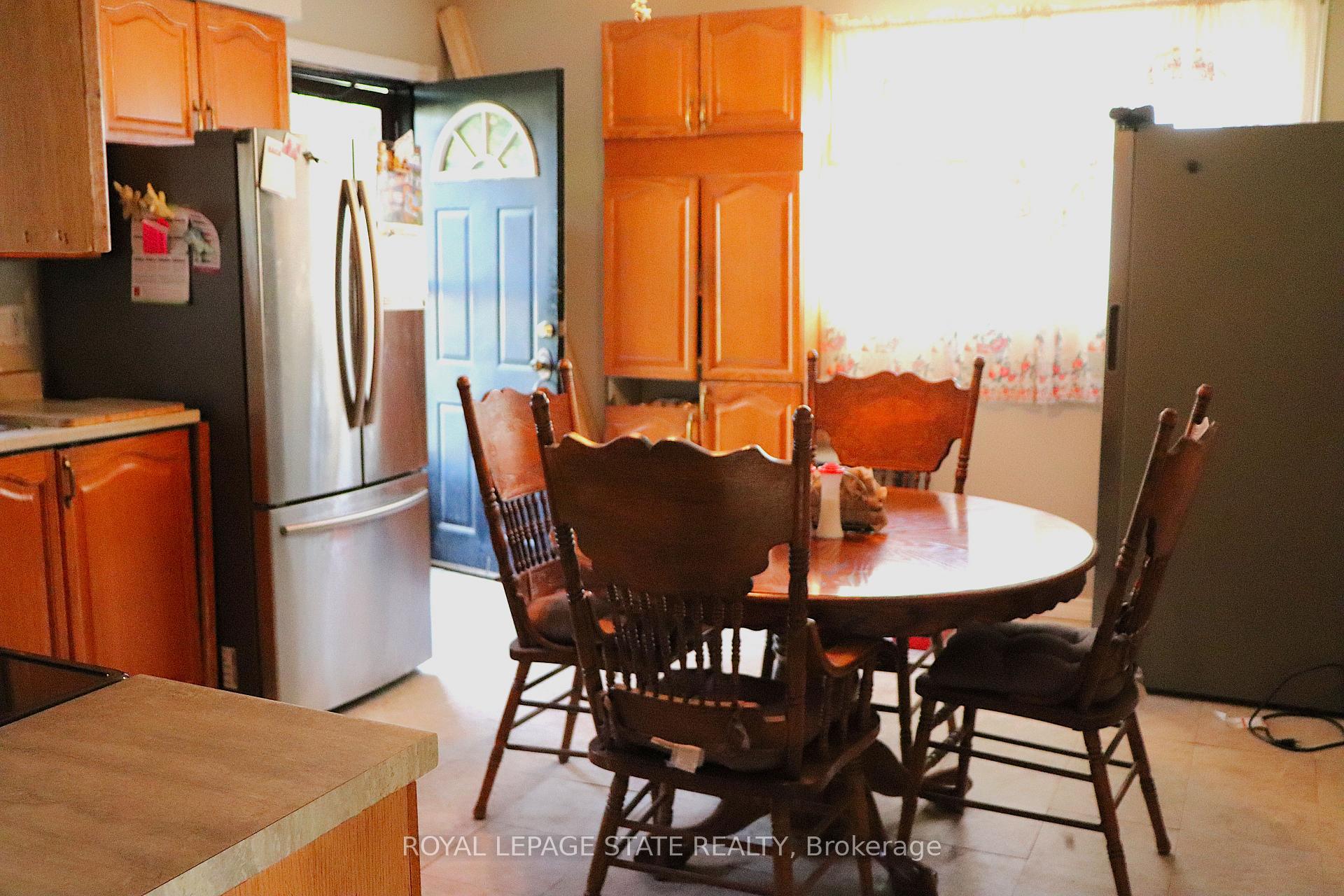 Photo 11 of 348 Weir Street N, Hamilton, Homeside — HOMEH
