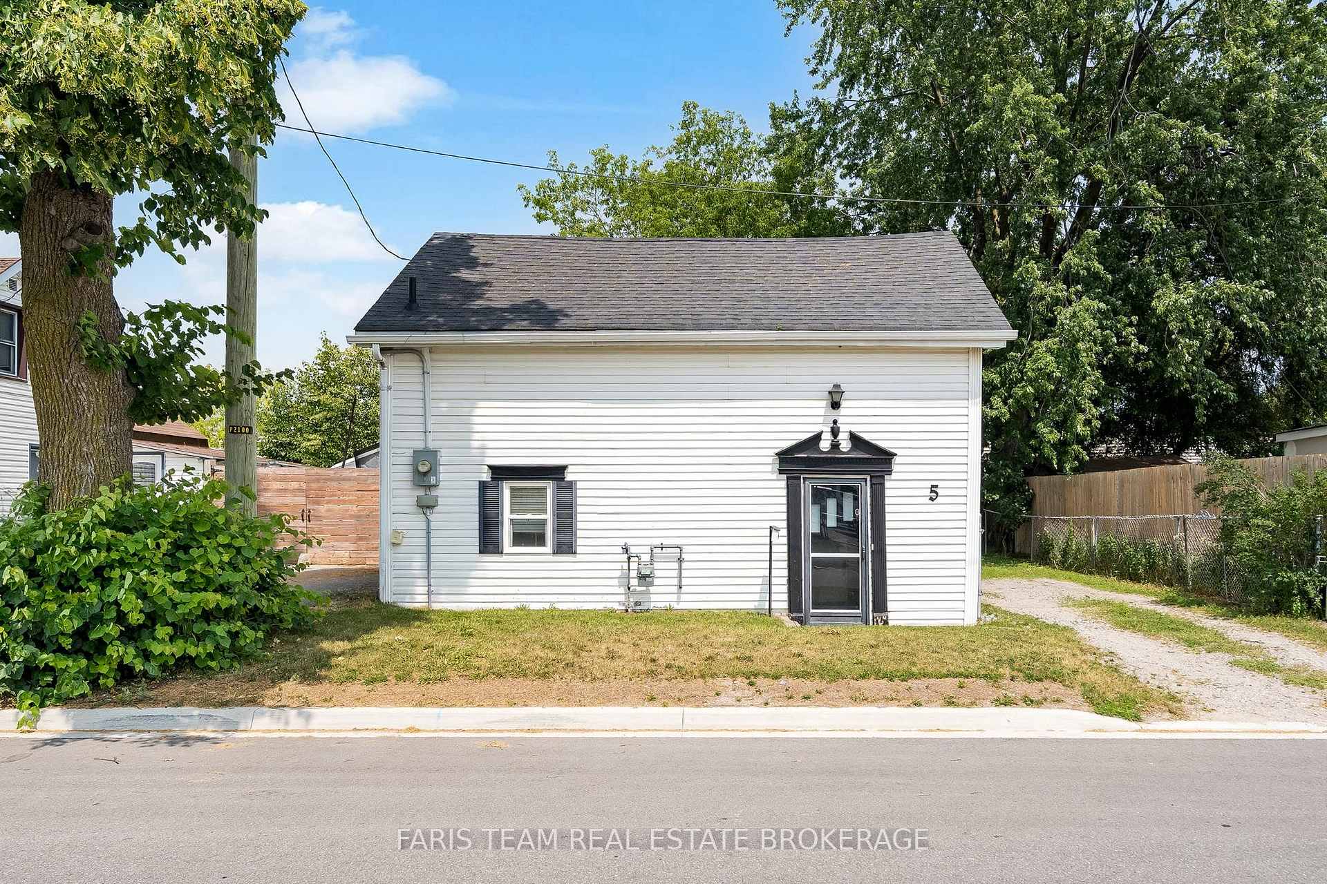 Photo 2 of 5 Robert Street, Barrie, 400 North — HOMEH