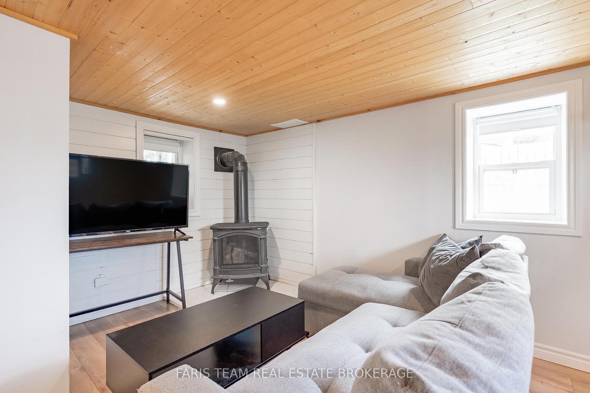 Photo 6 of 5 Robert Street, Barrie, 400 North — HOMEH