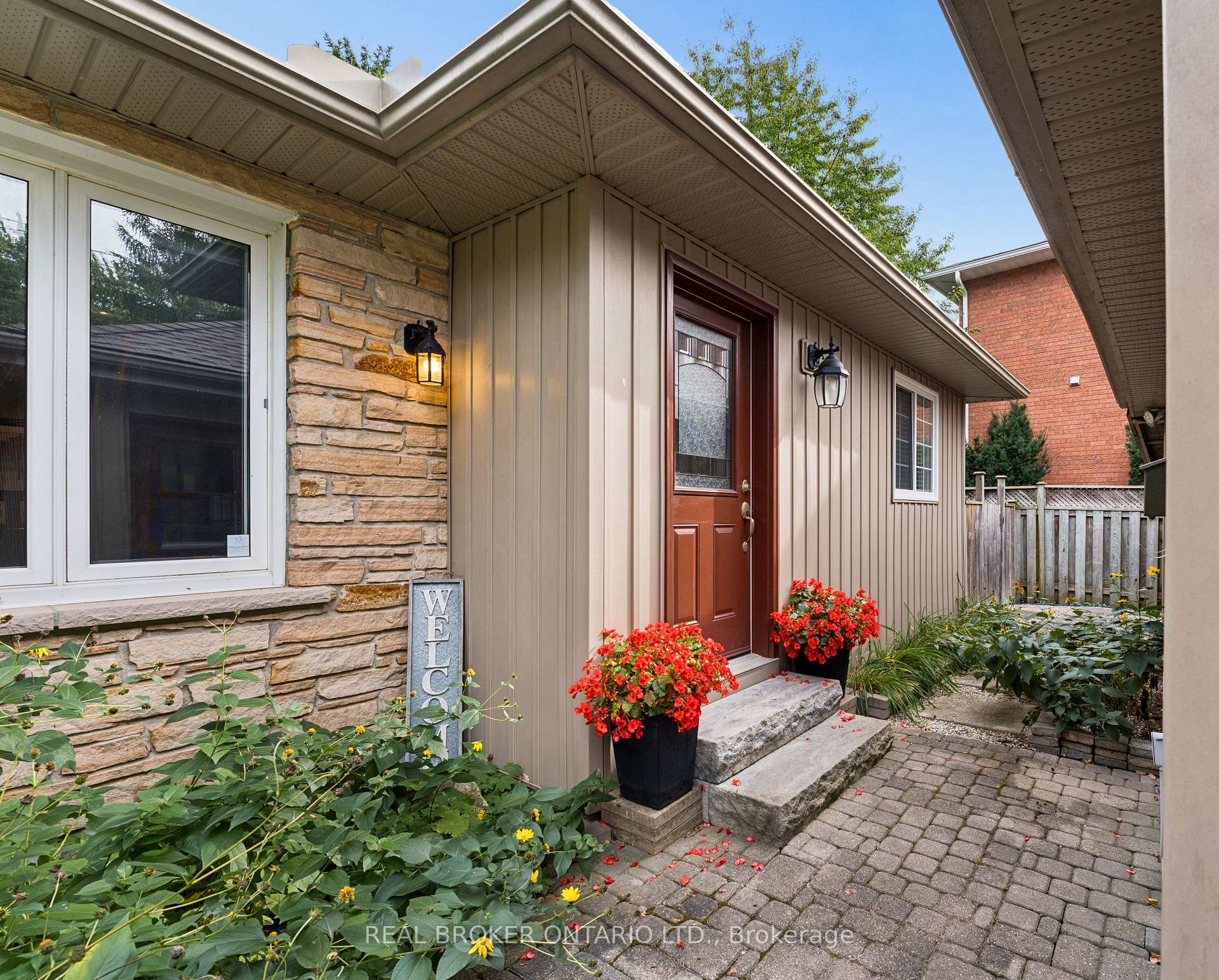 Photo 6 of 373 Forestlawn Road, Waterloo, Lexington — HOMEH