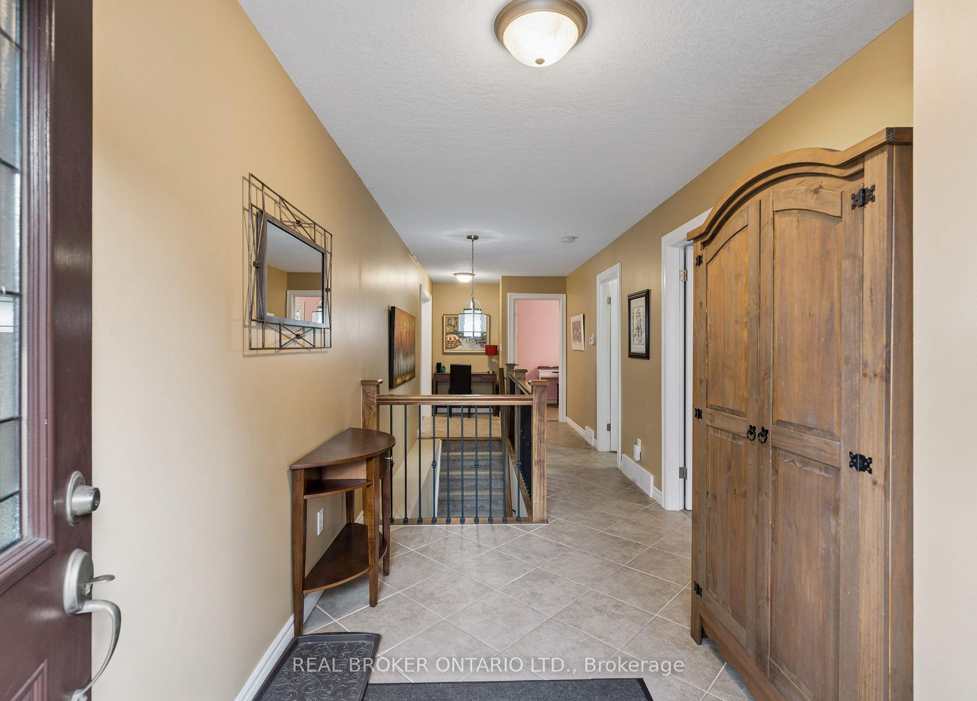 Photo 7 of 373 Forestlawn Road, Waterloo, Lexington — HOMEH