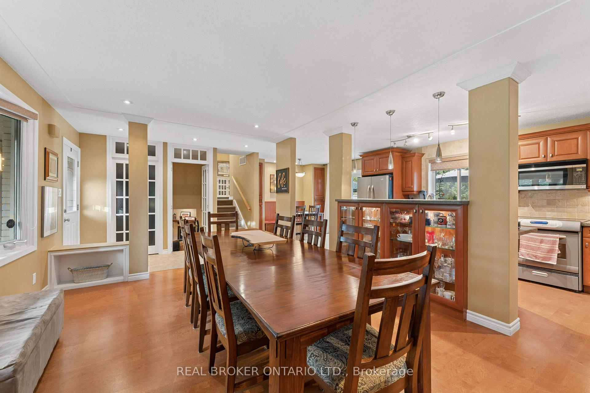 Photo 11 of 373 Forestlawn Road, Waterloo, Lexington — HOMEH