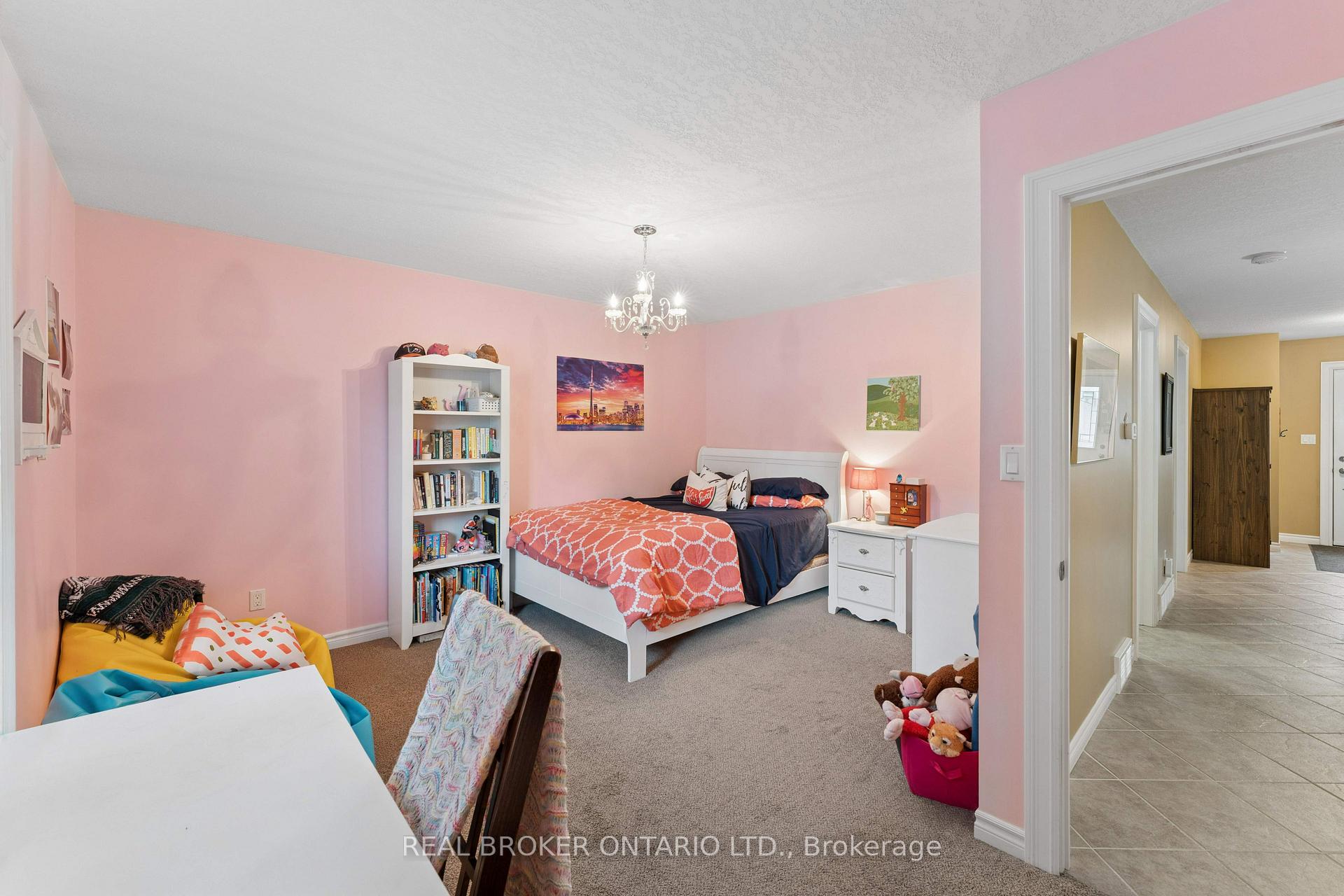 Photo 14 of 373 Forestlawn Road, Waterloo, Lexington — HOMEH