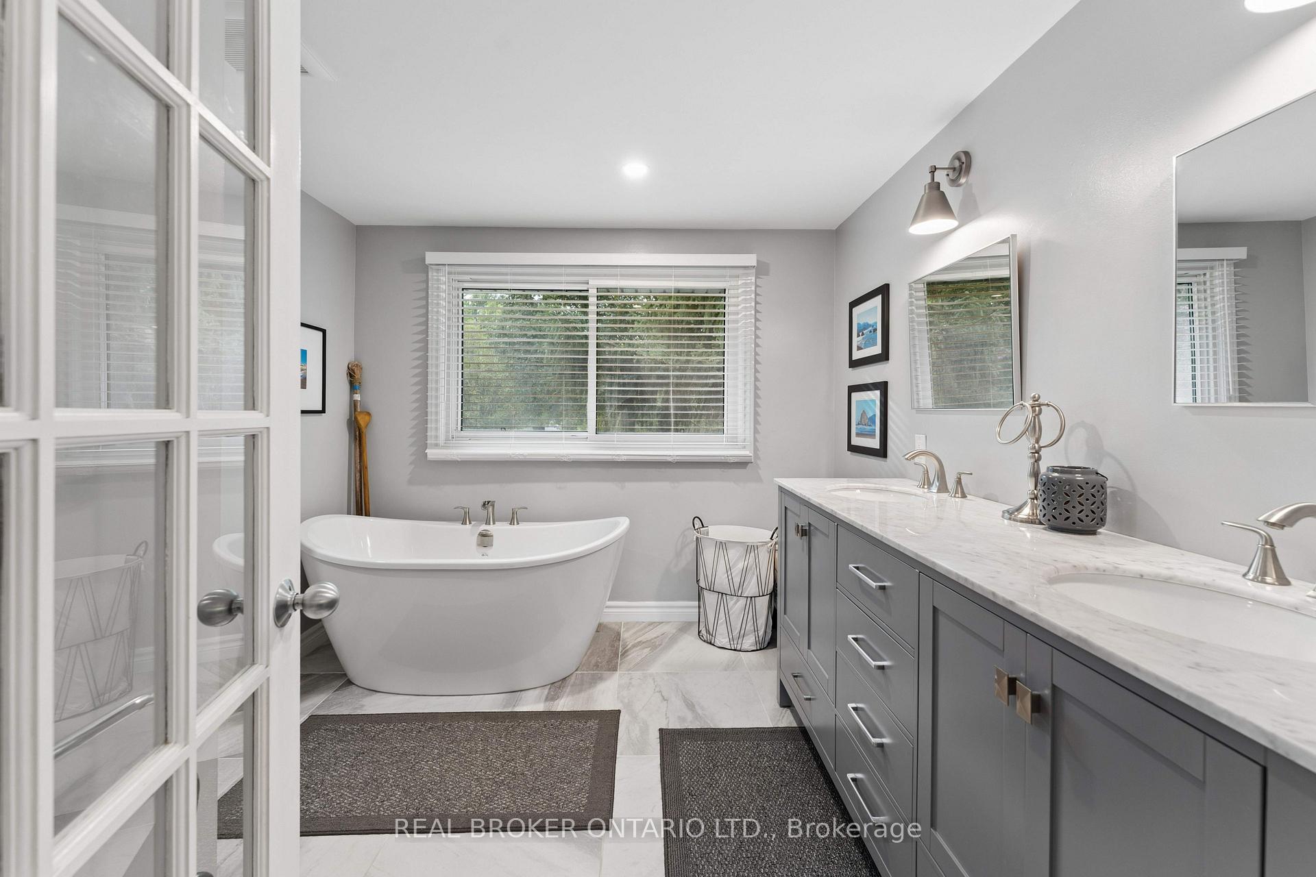 Photo 20 of 373 Forestlawn Road, Waterloo, Lexington — HOMEH