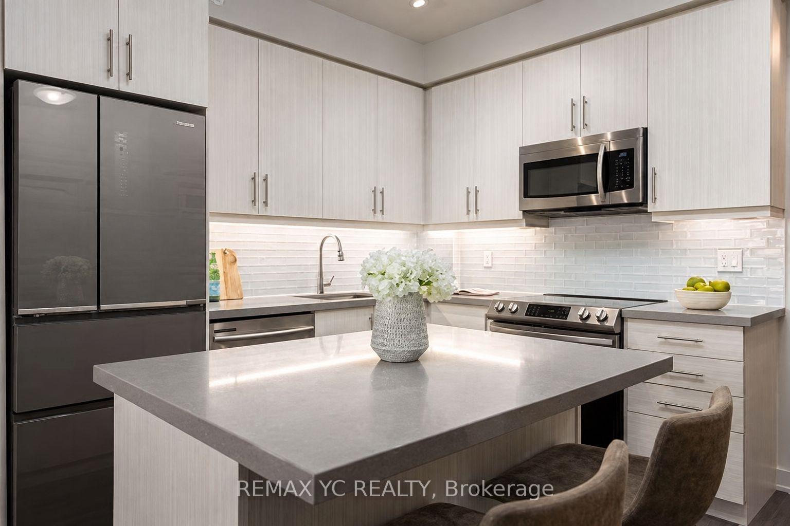 Photo 2 of Unit 1012, 75 Oneida Crescent, Richmond Hill, Langstaff — HOMEH