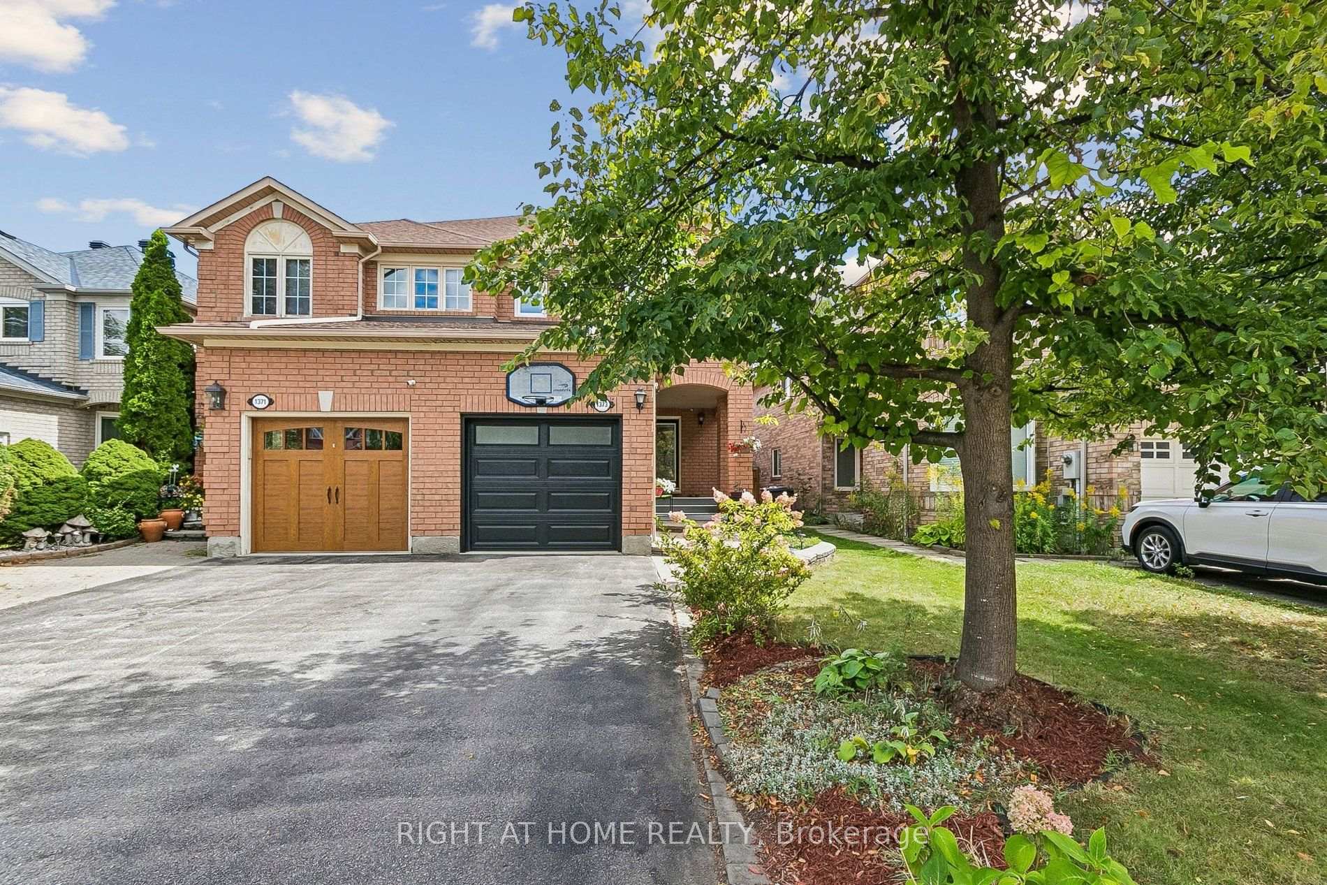 Photo 1 of 1373 Quest Circle, Mississauga, Meadowvale Village — HOMEH