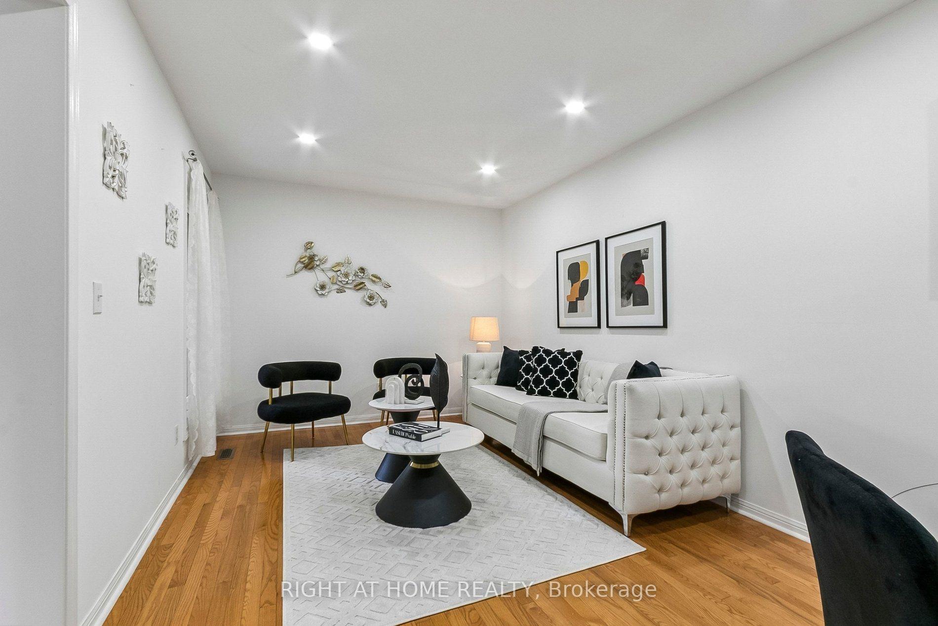 Photo 4 of 1373 Quest Circle, Mississauga, Meadowvale Village — HOMEH